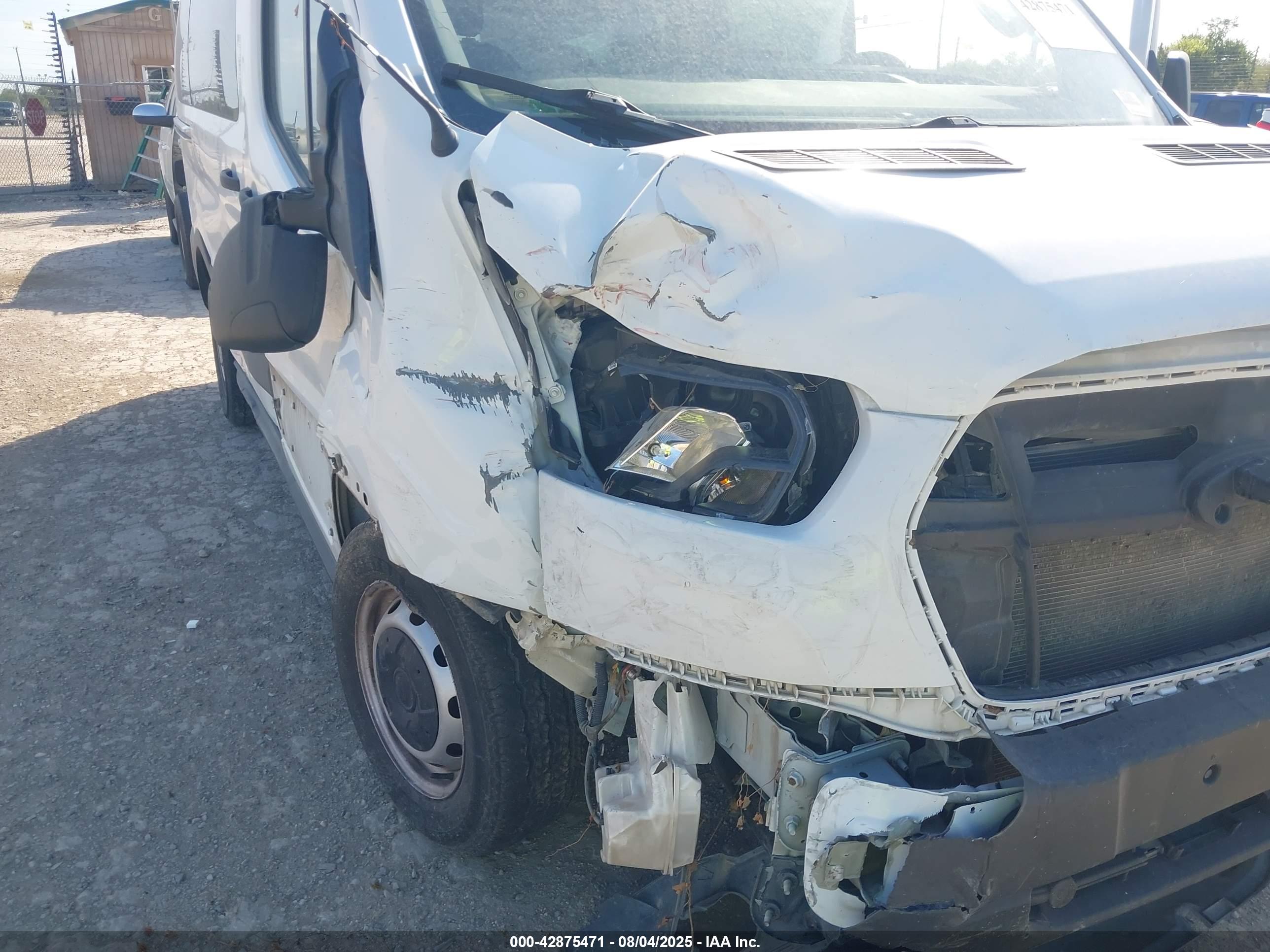 FORD TRANSIT-150 image 6