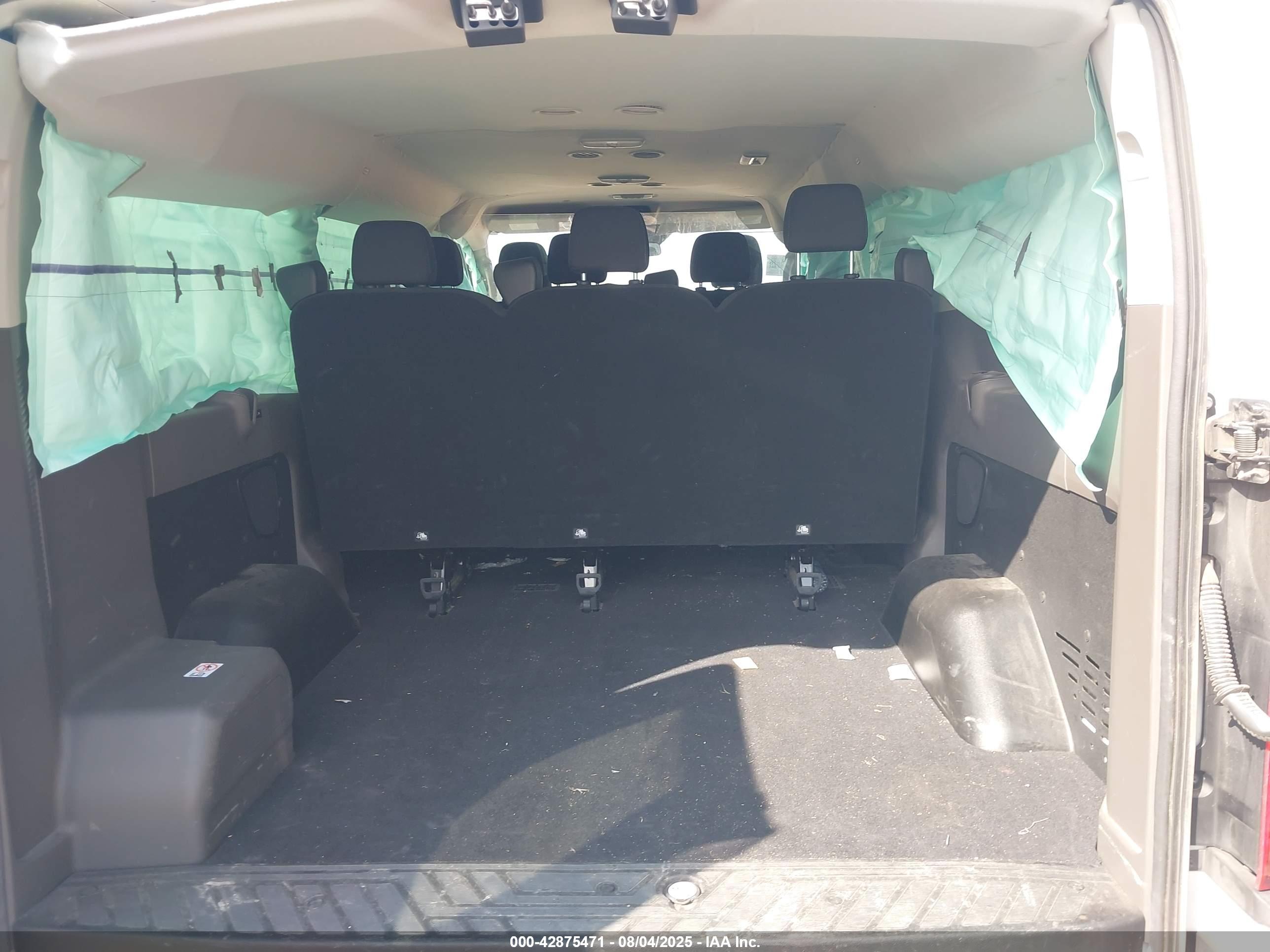 FORD TRANSIT-150 image 8