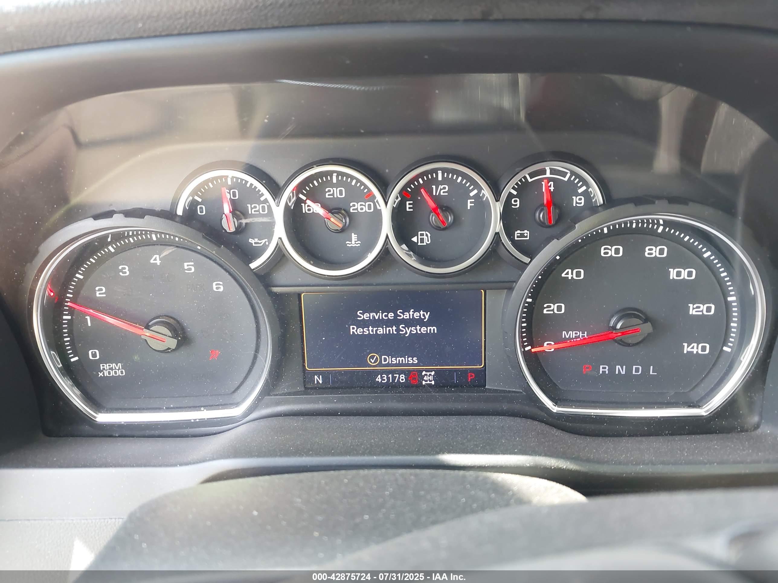 CHEVROLET SILVERADO image 7