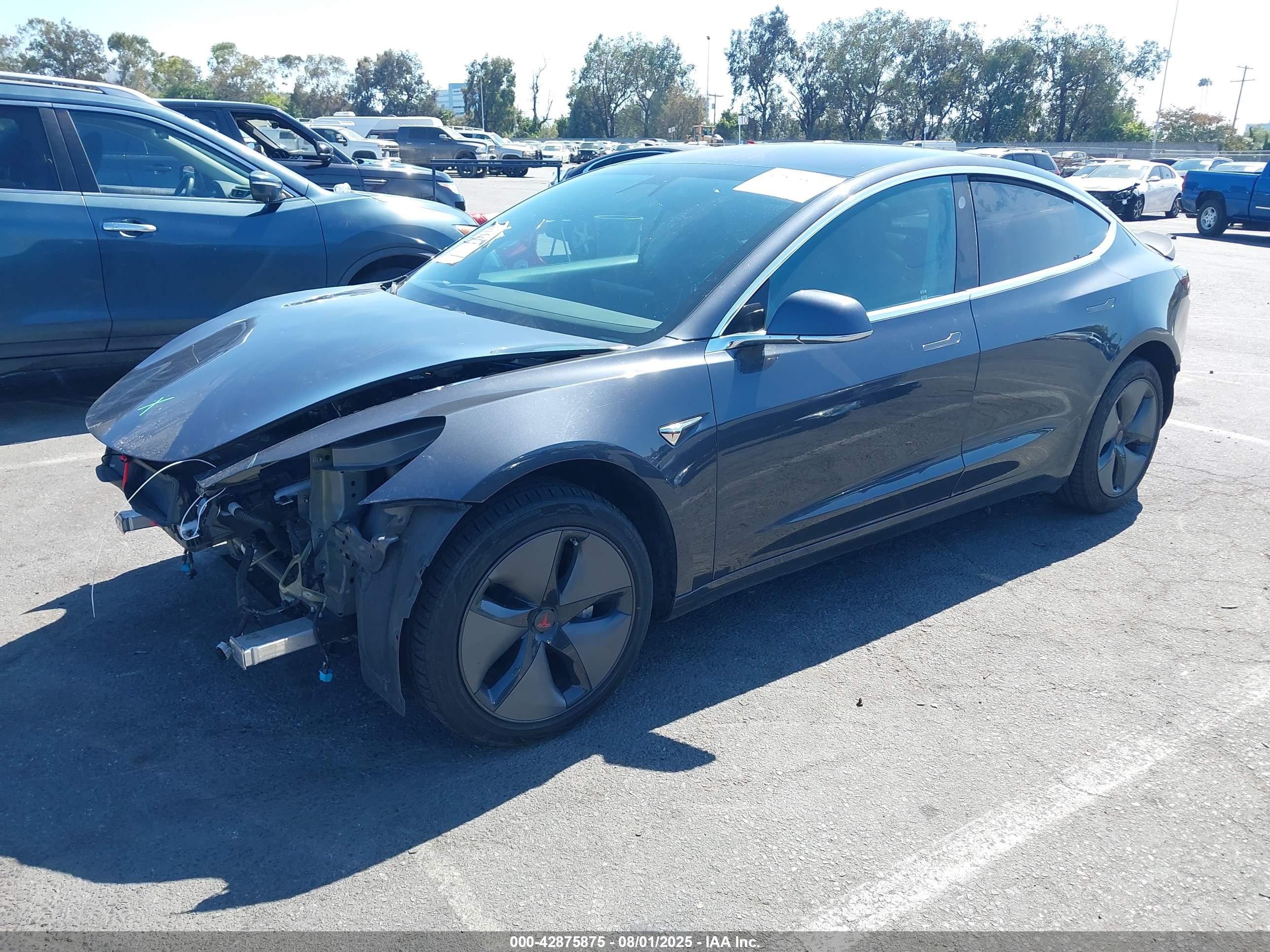 TESLA MODEL image 2