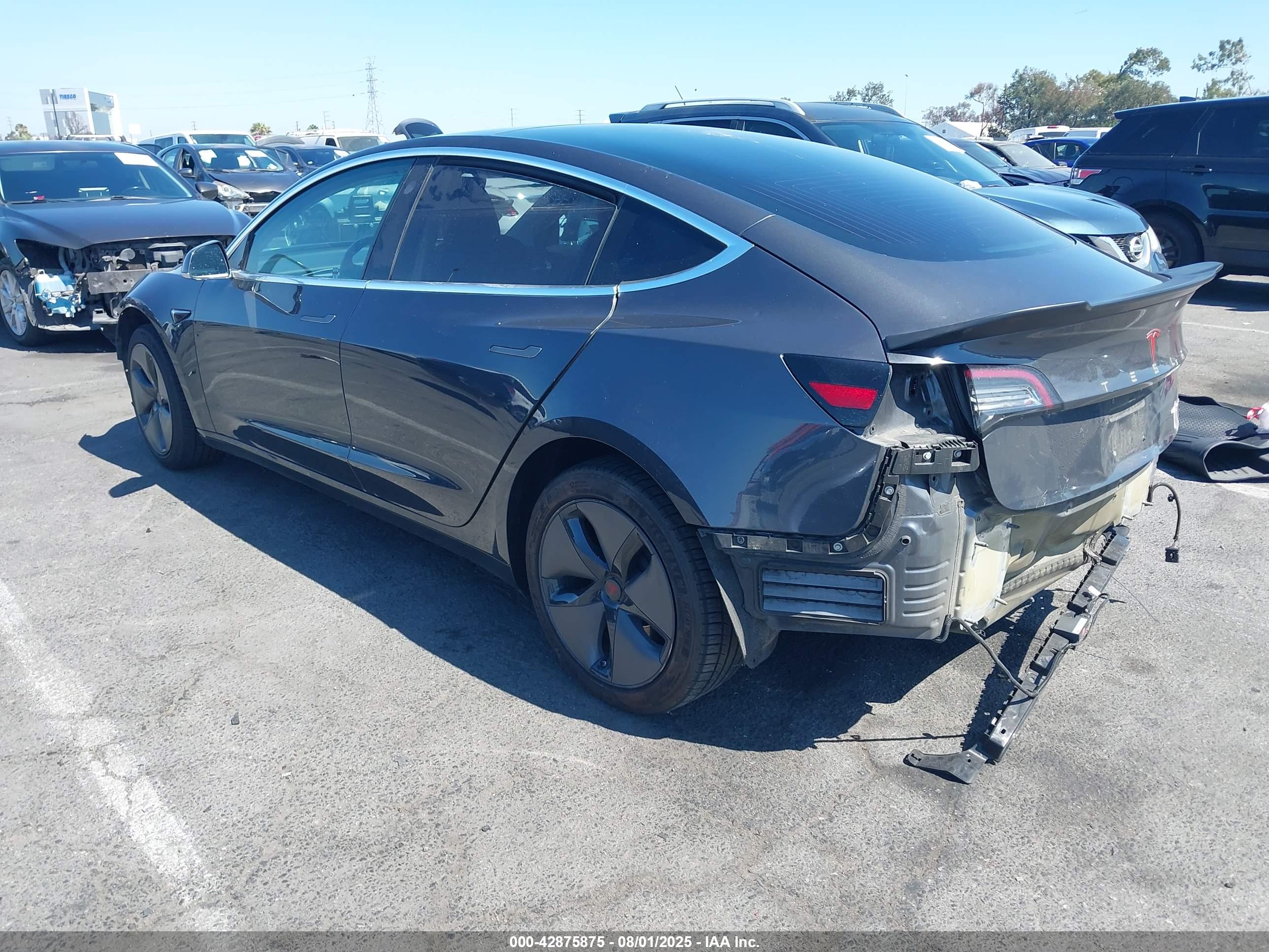 TESLA MODEL image 3