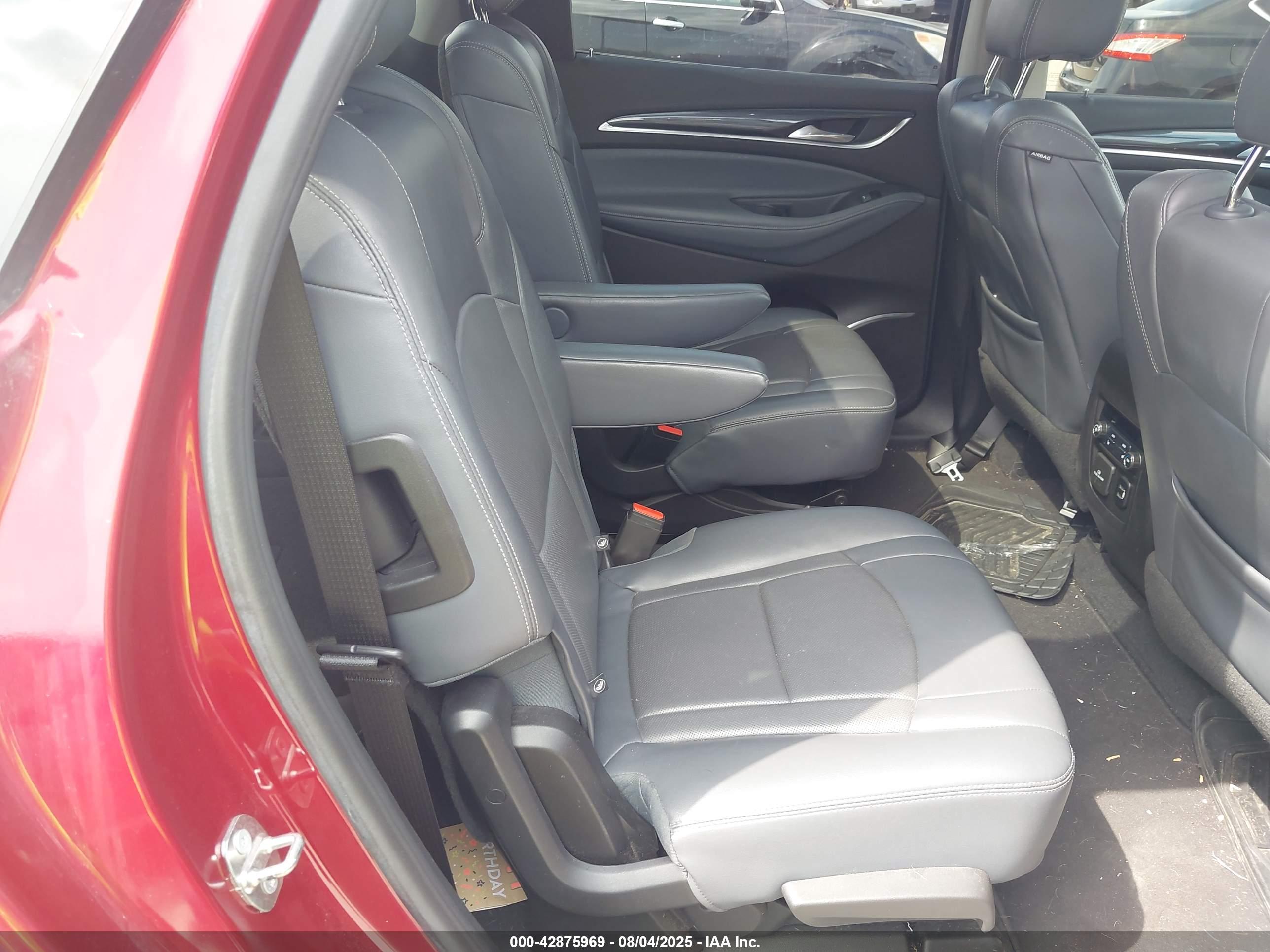BUICK ENCLAVE image 8