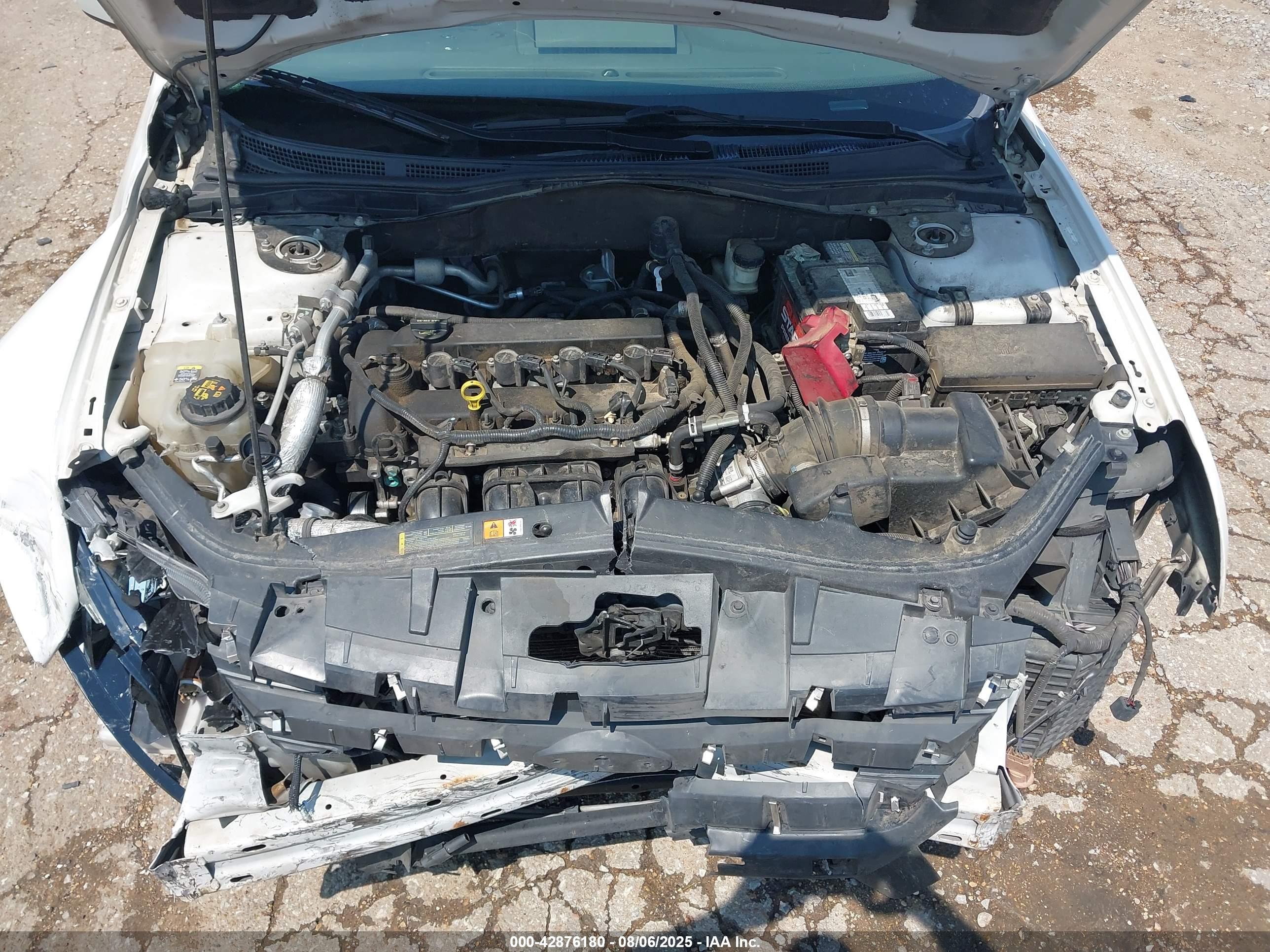 FORD FUSION image 10