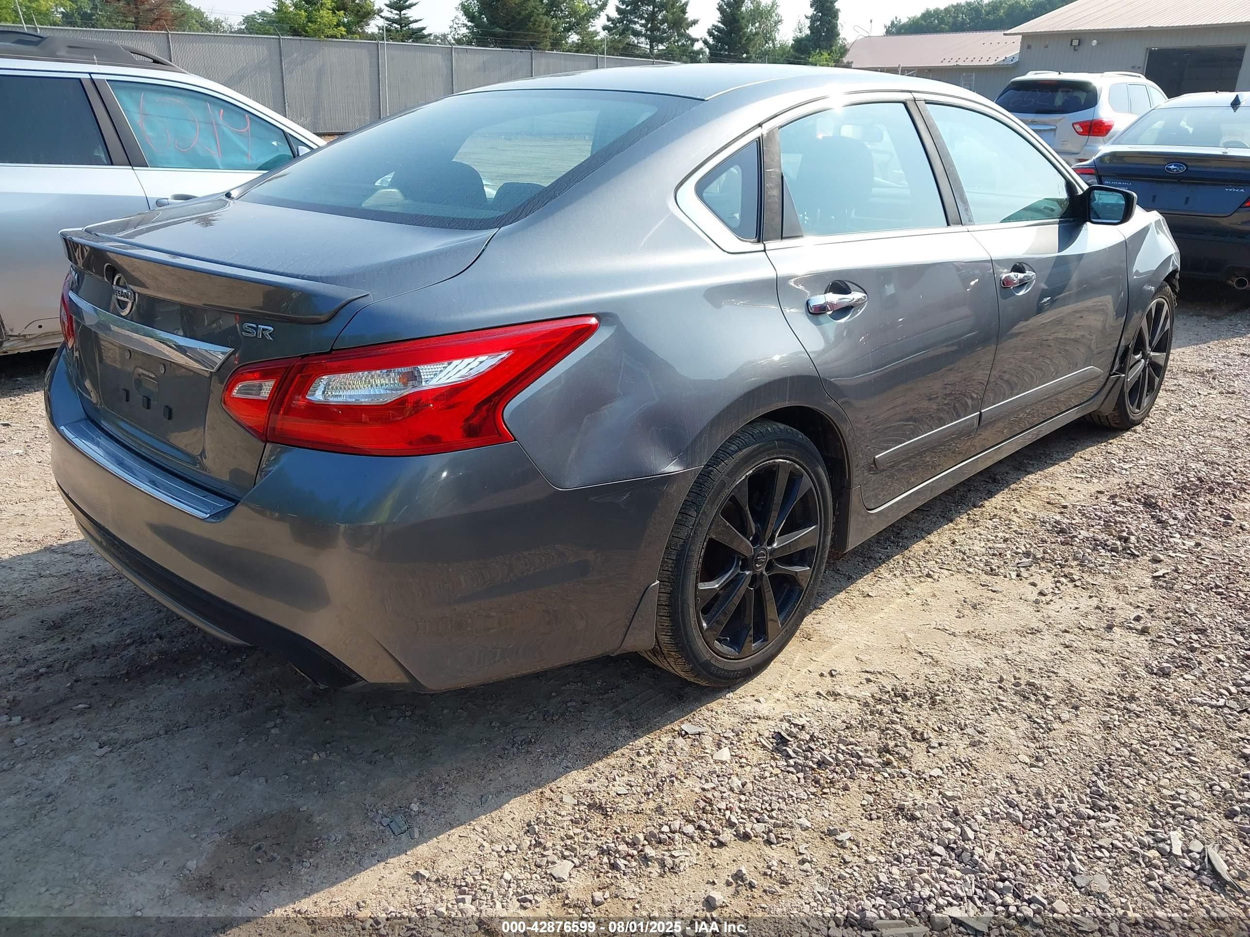 NISSAN ALTIMA image 4