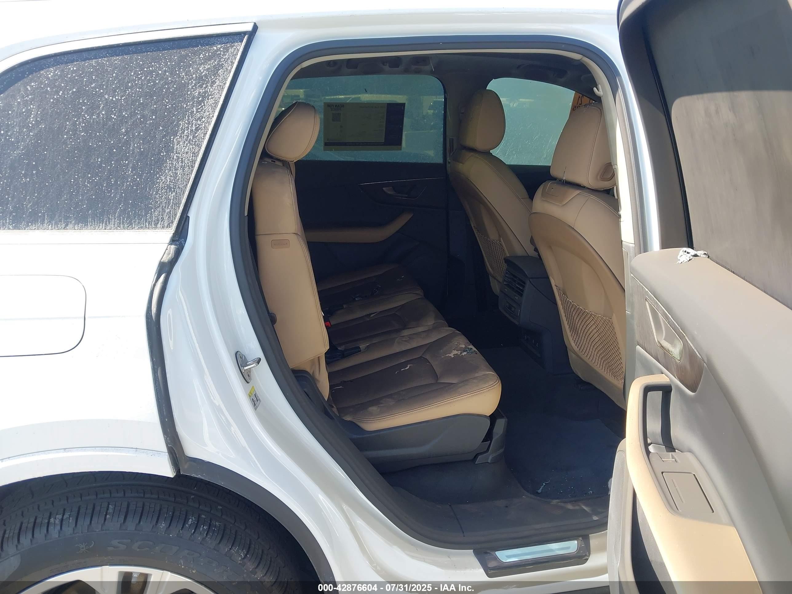 AUDI Q7 image 8
