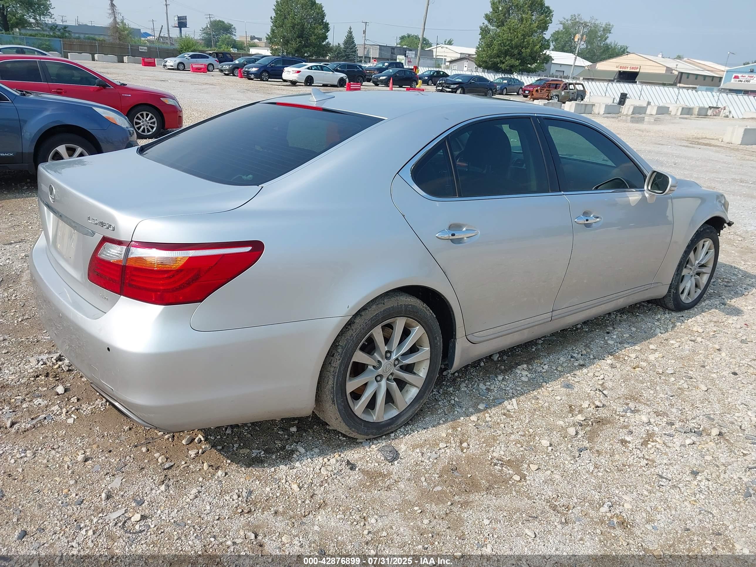 LEXUS LS image 4