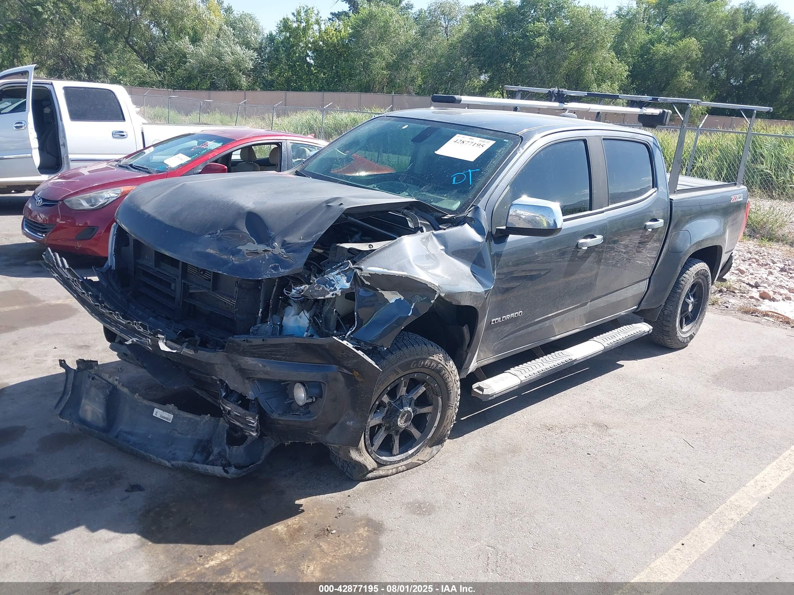 CHEVROLET COLORADO image 2