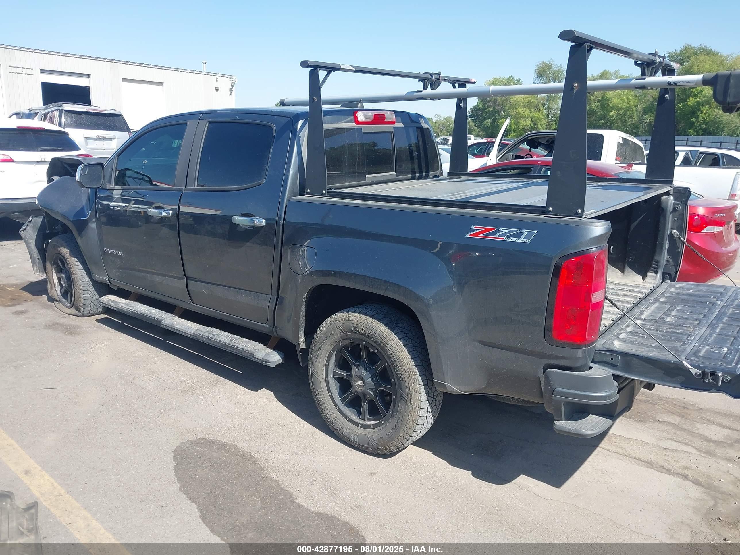 CHEVROLET COLORADO image 3