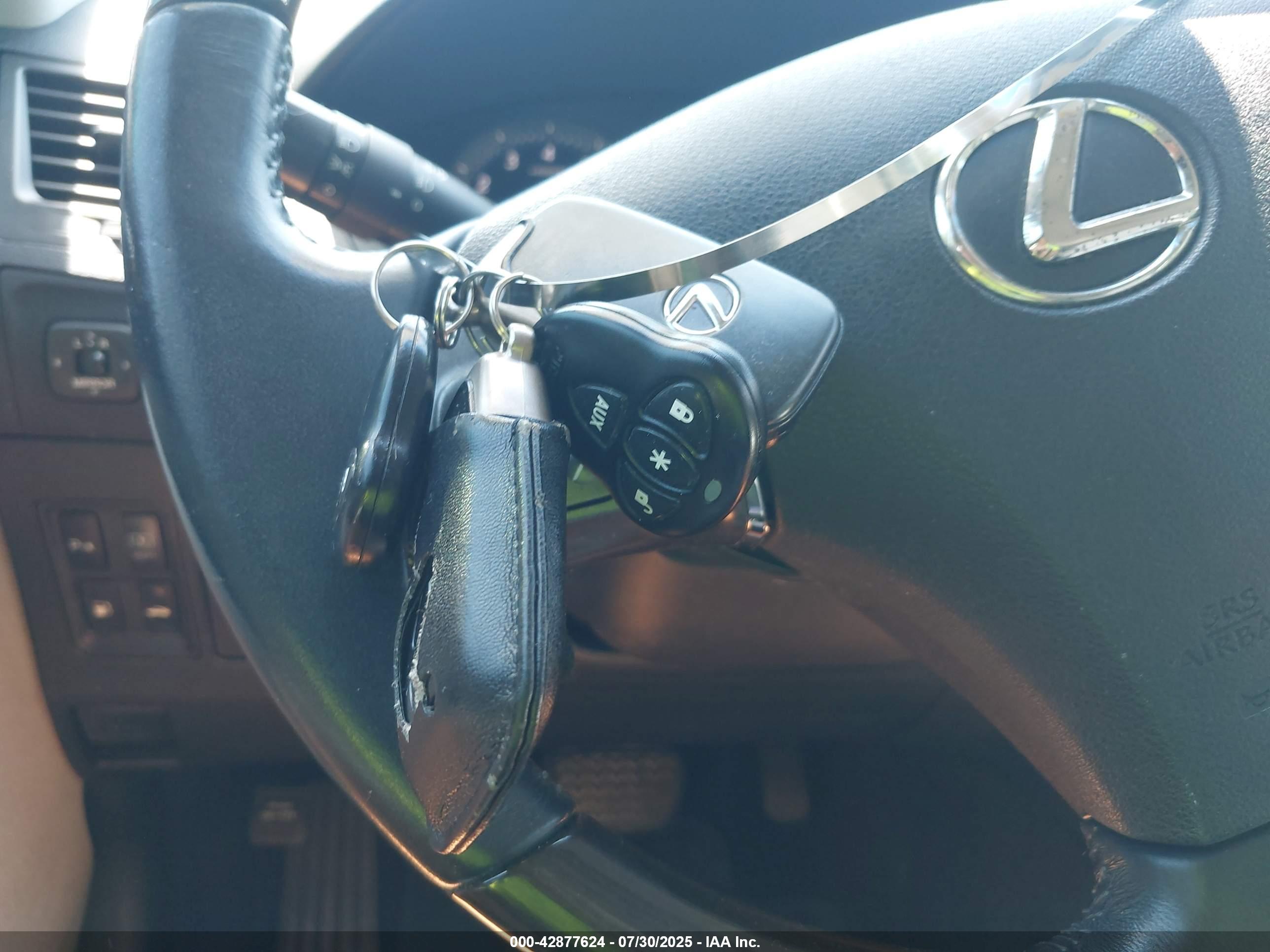 LEXUS ES image 11