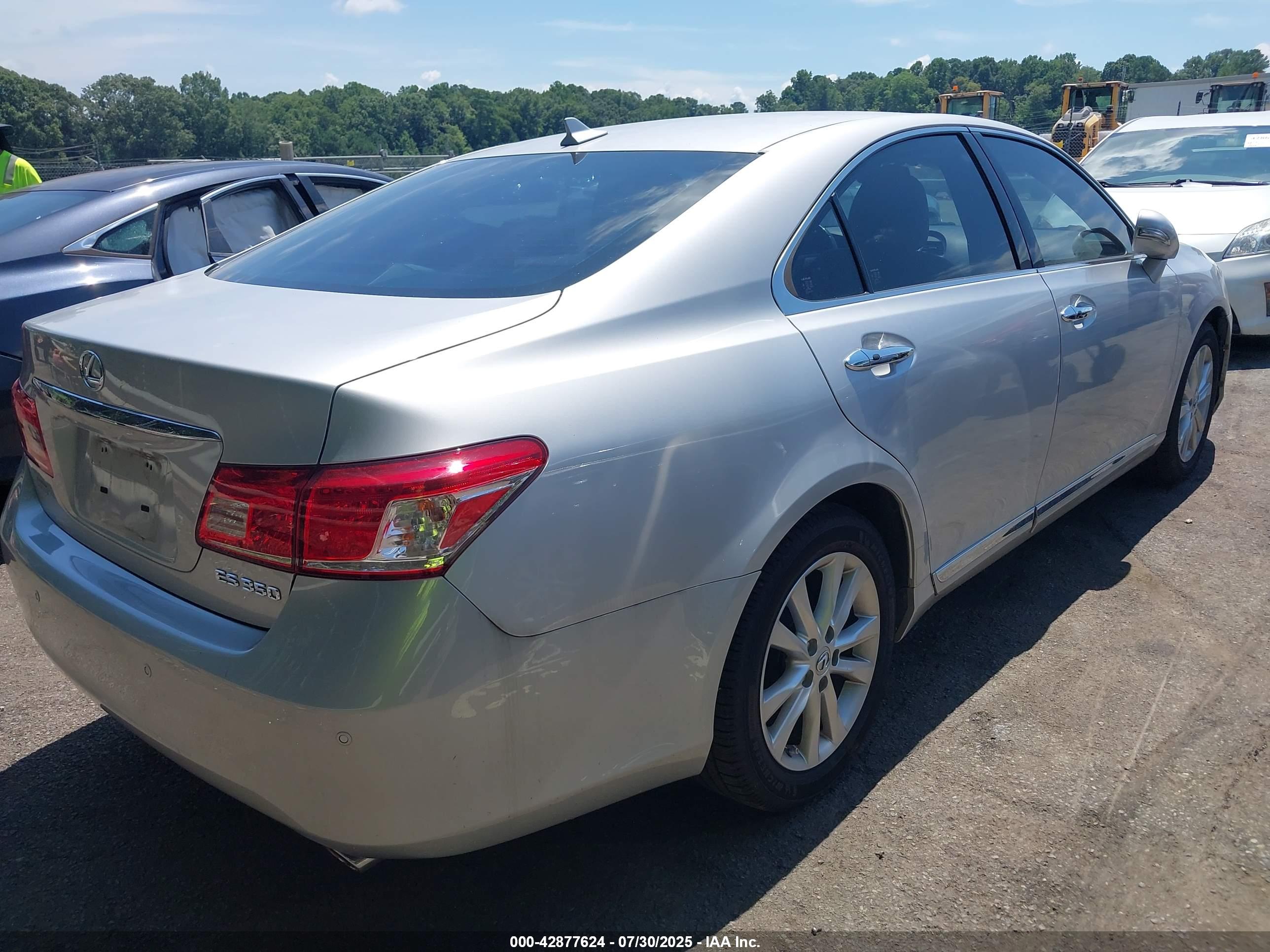 LEXUS ES image 4