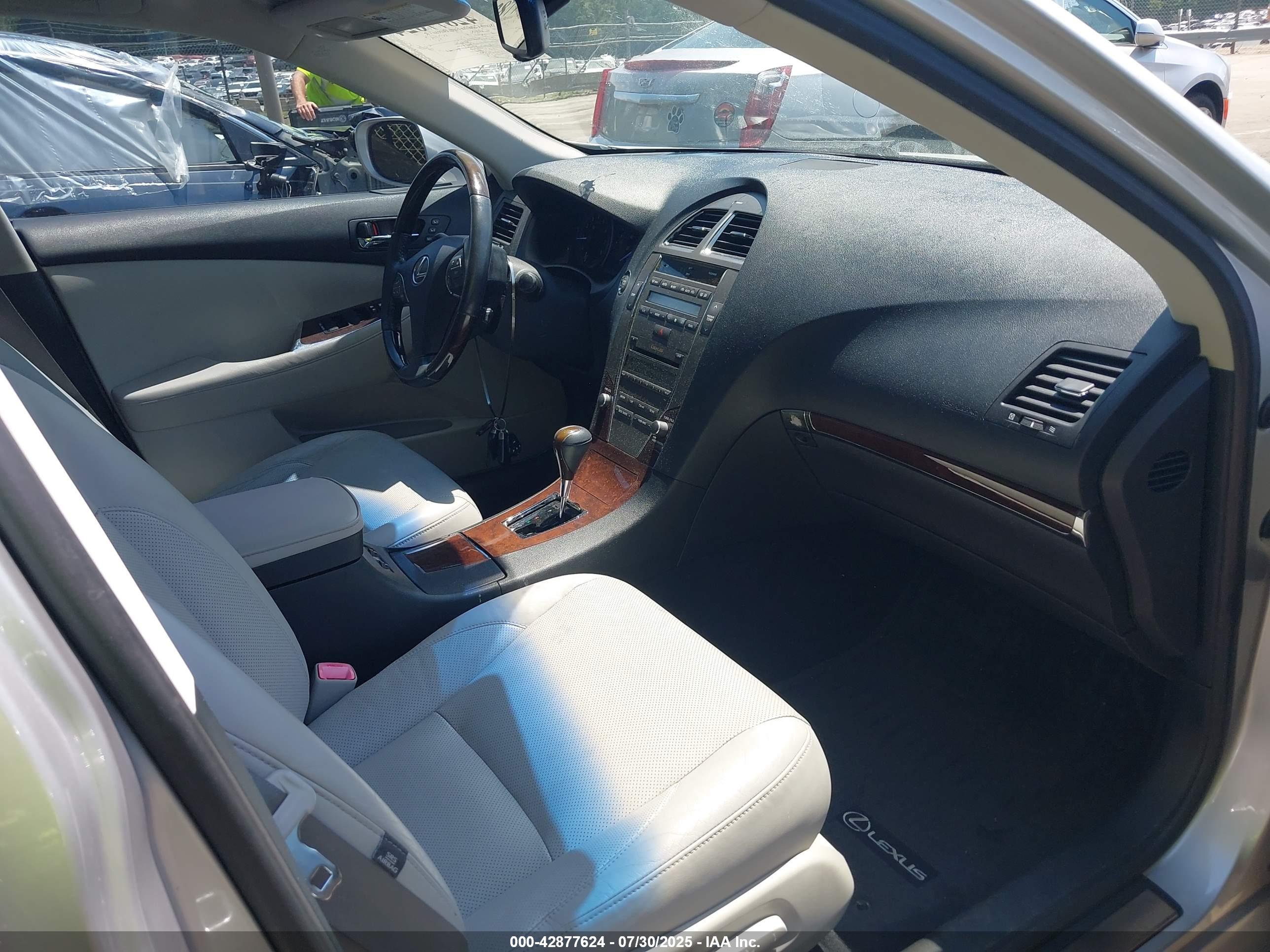 LEXUS ES image 5