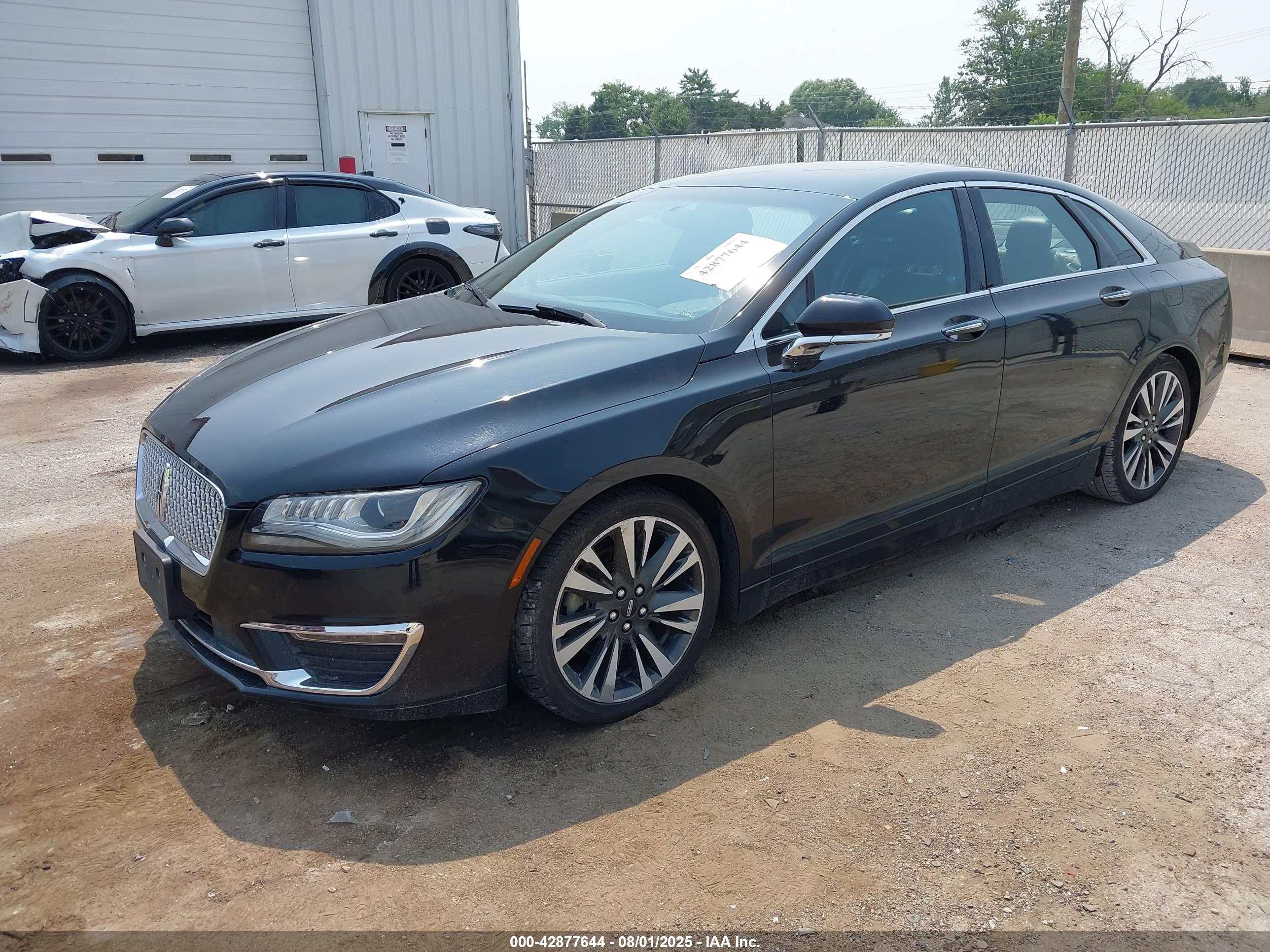 LINCOLN MKZ image 2