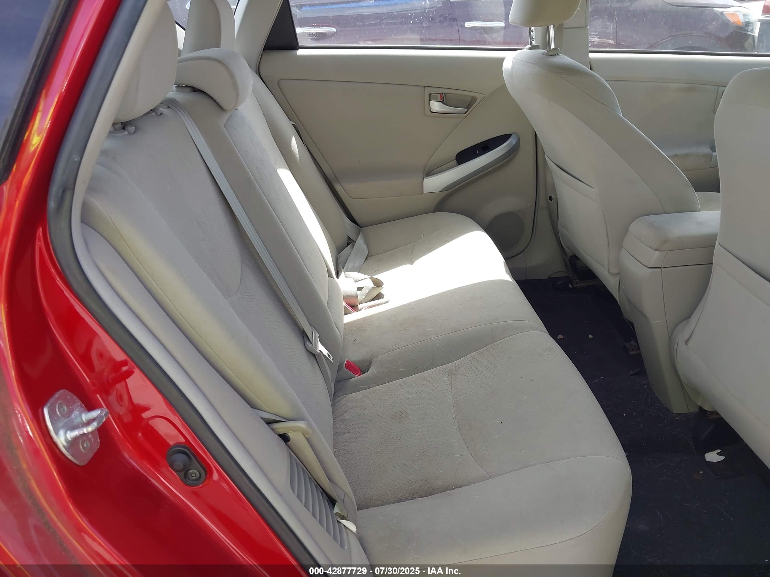 TOYOTA PRIUS image 8
