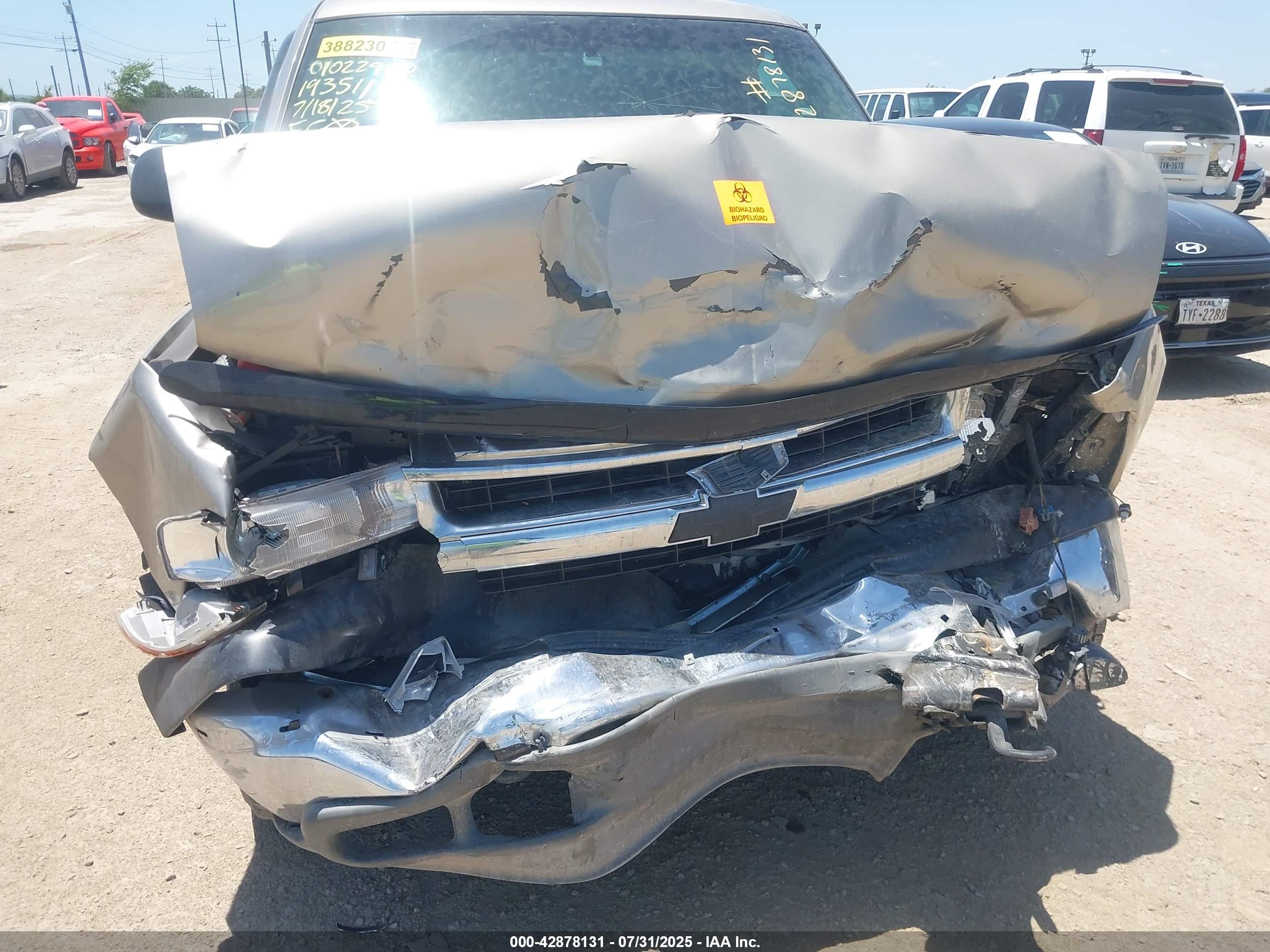 CHEVROLET TAHOE image 6