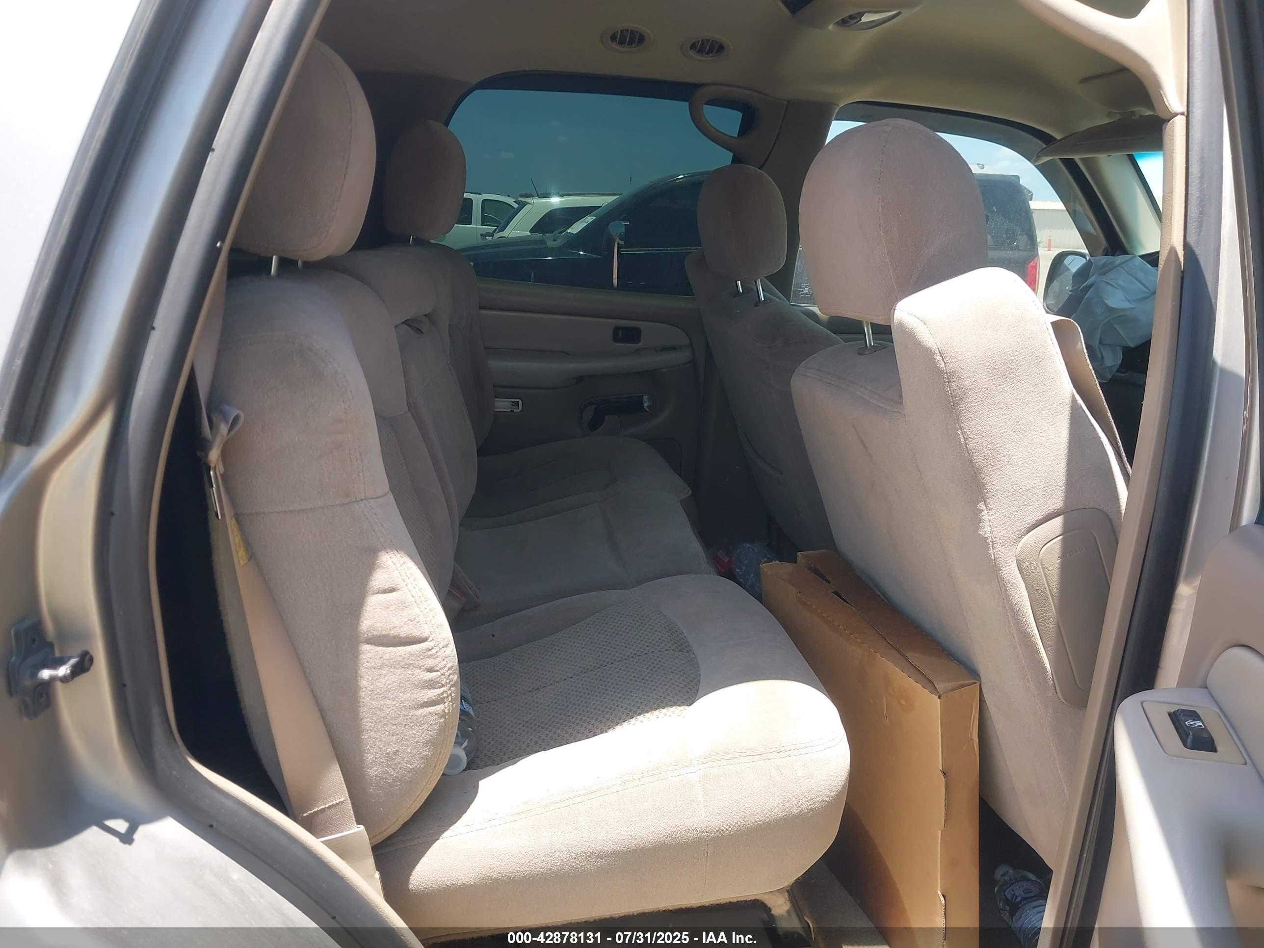 CHEVROLET TAHOE image 8