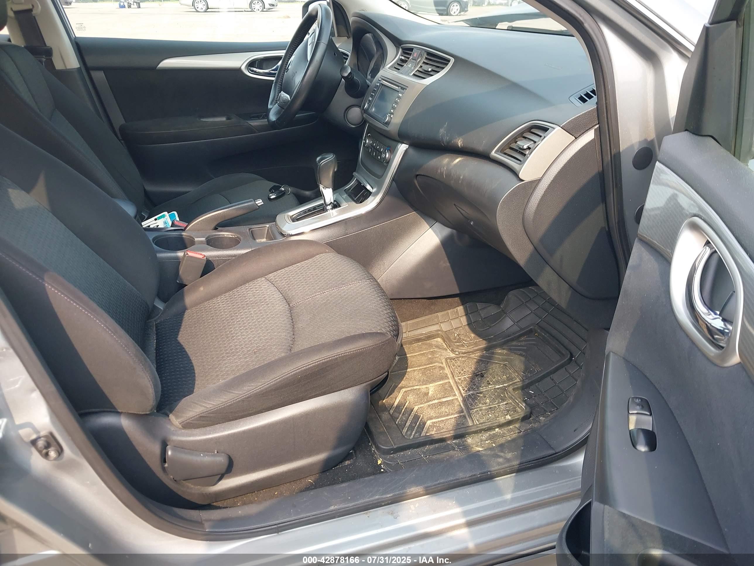 NISSAN SENTRA image 5