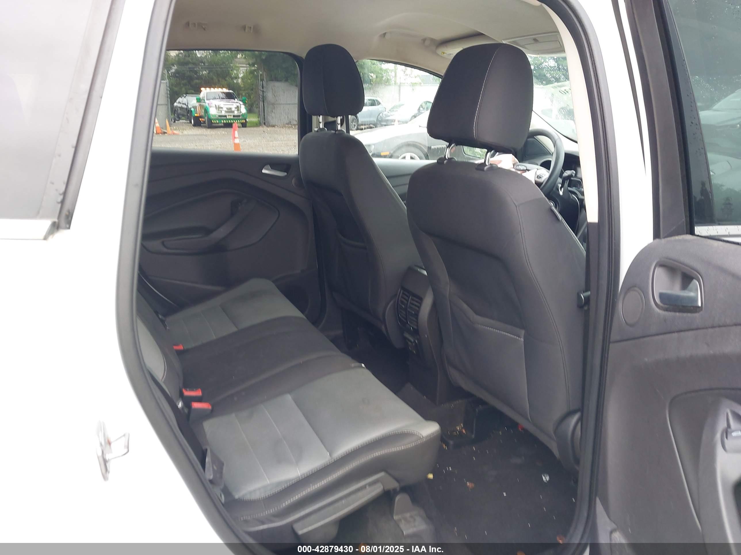 FORD ESCAPE image 8