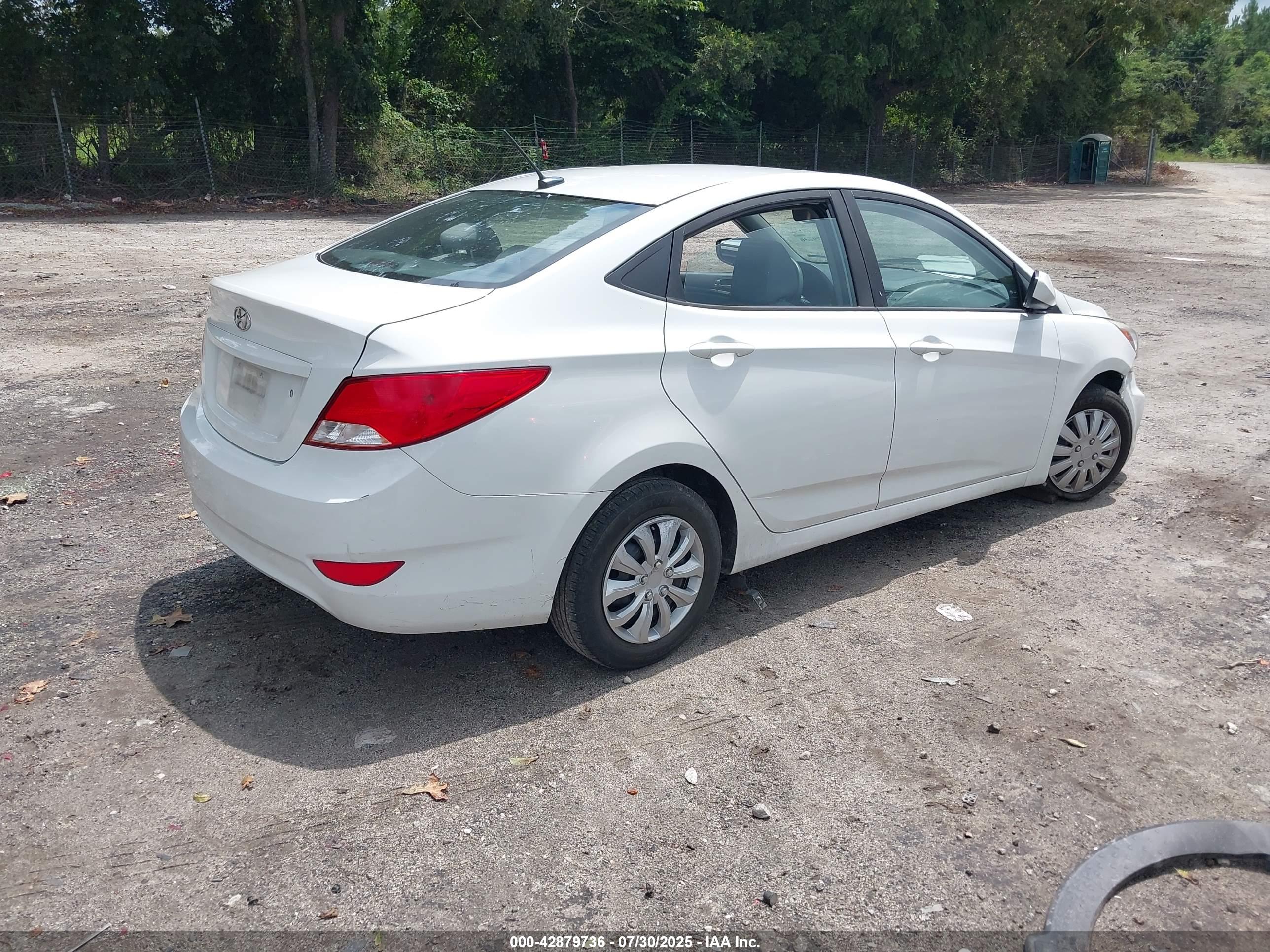 HYUNDAI ACCENT image 4