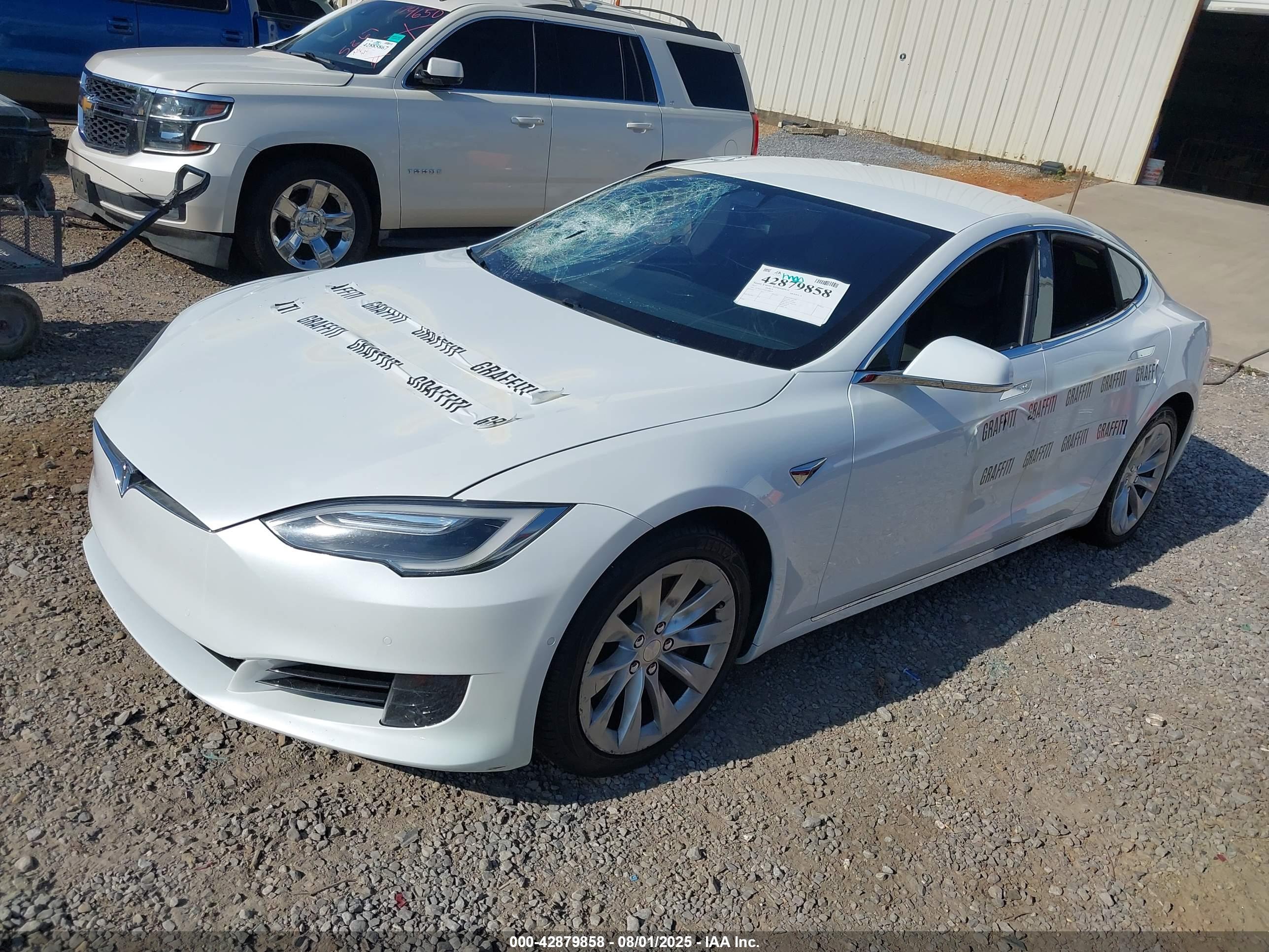 TESLA MODEL image 2