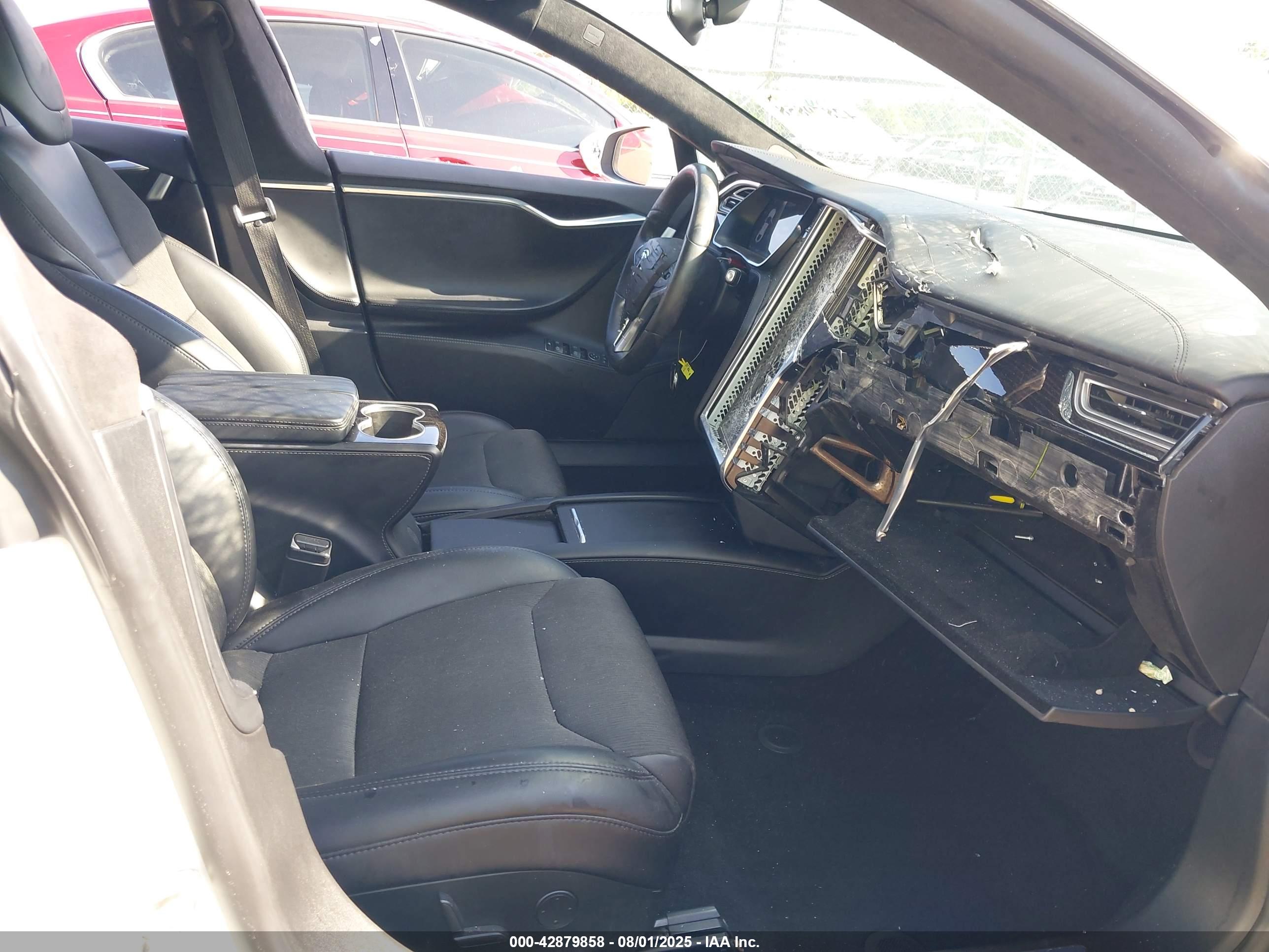 TESLA MODEL image 5