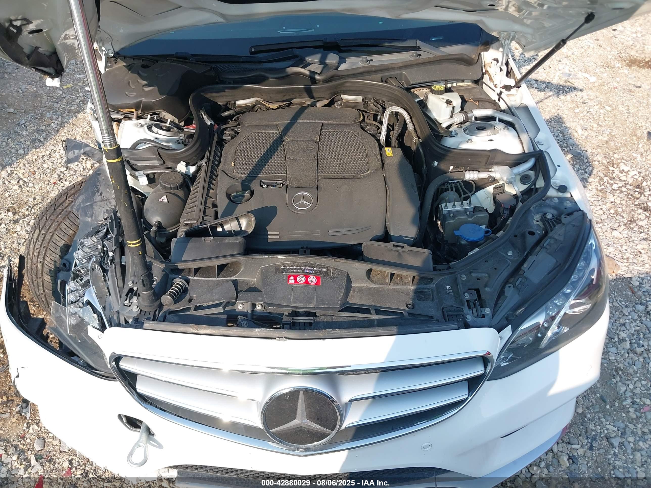 MERCEDES-BENZ E image 10