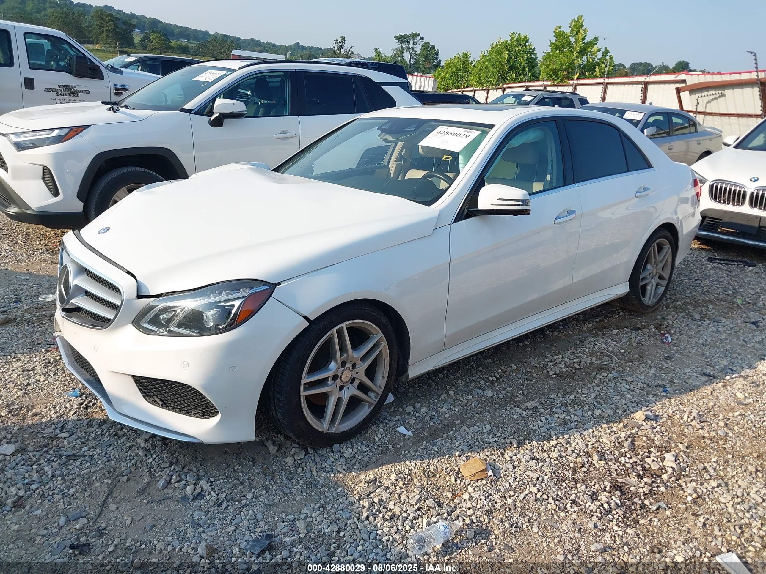 MERCEDES-BENZ E image 2