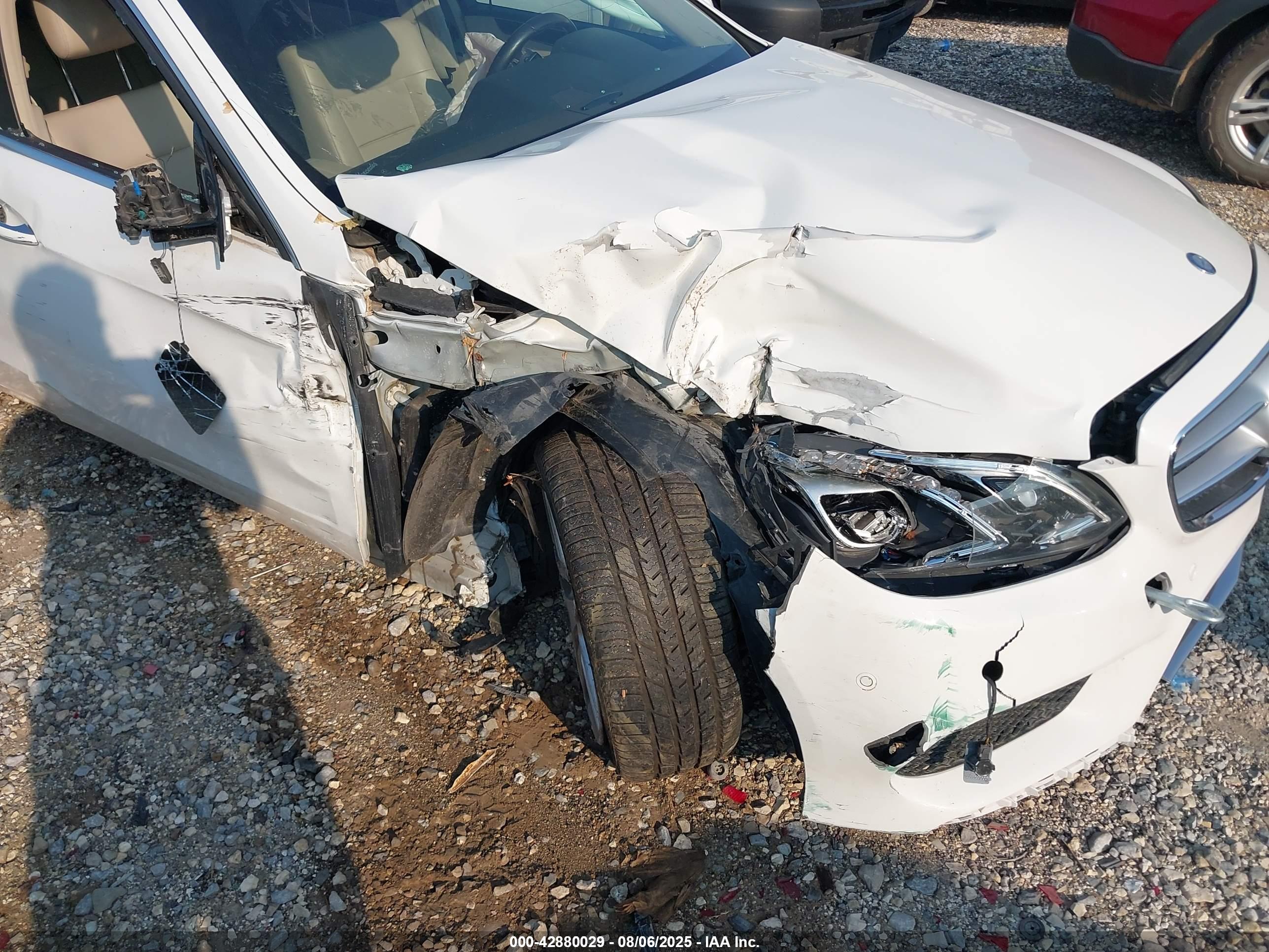 MERCEDES-BENZ E image 6
