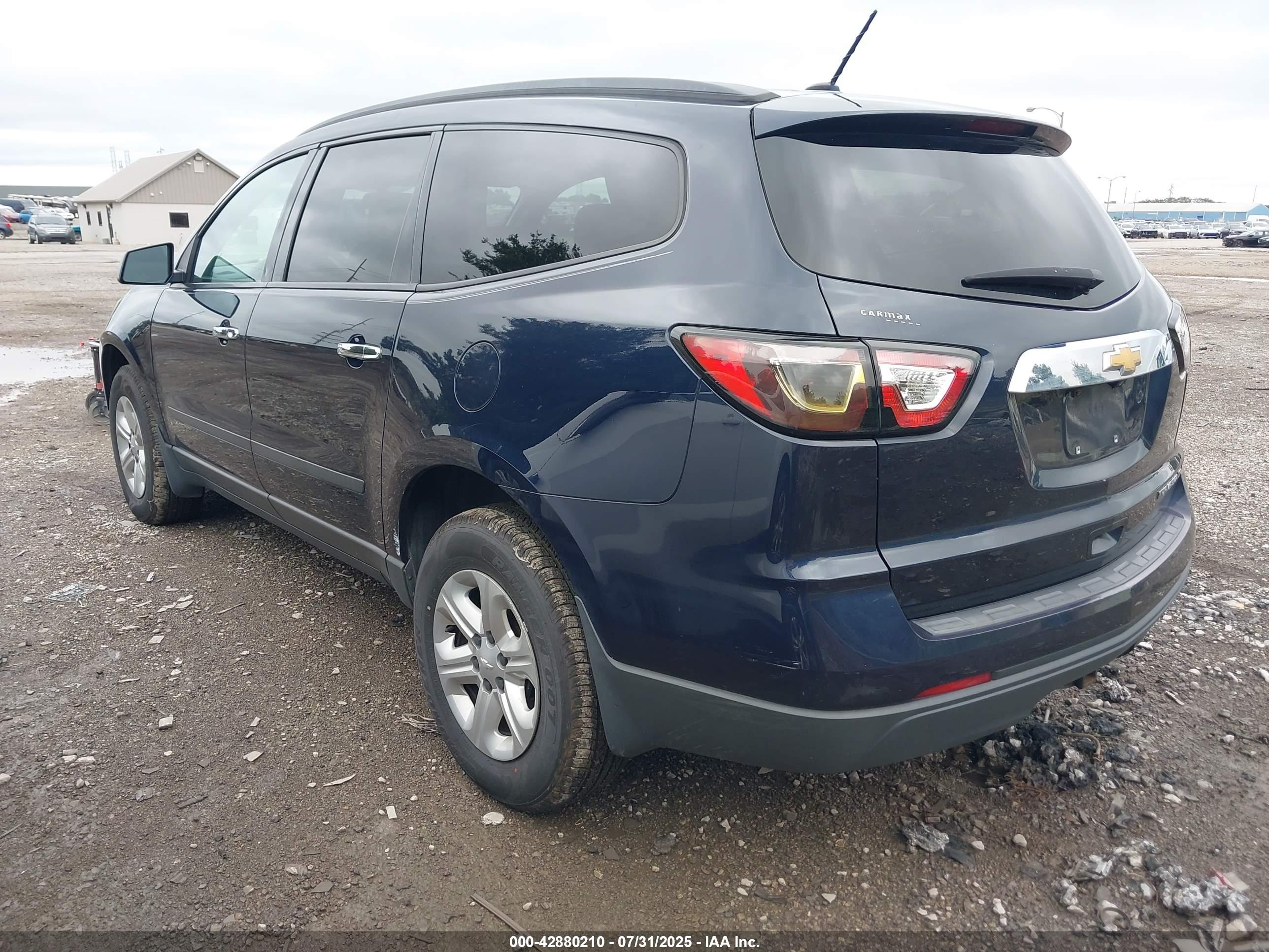 CHEVROLET TRAVERSE image 3