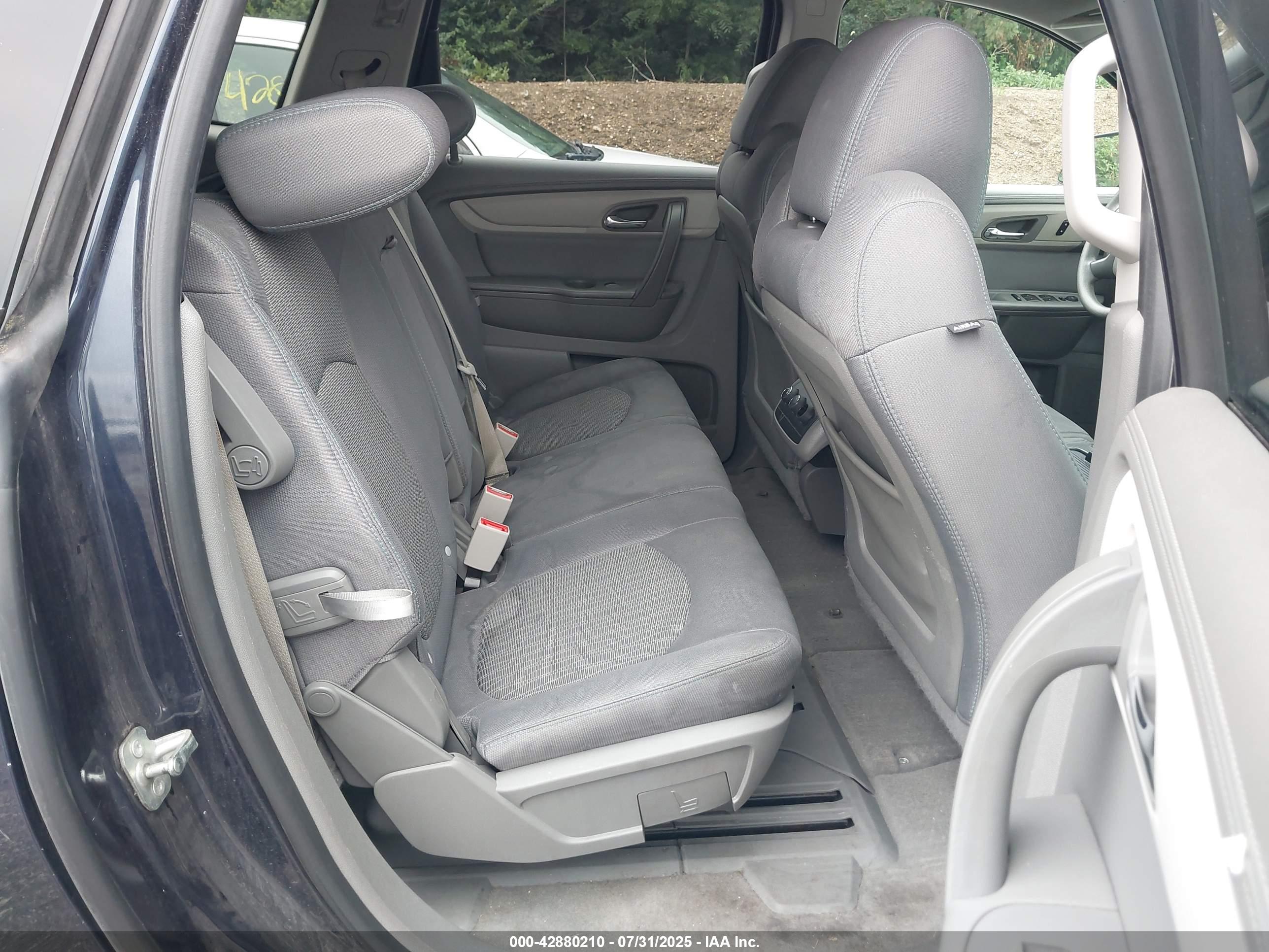 CHEVROLET TRAVERSE image 8