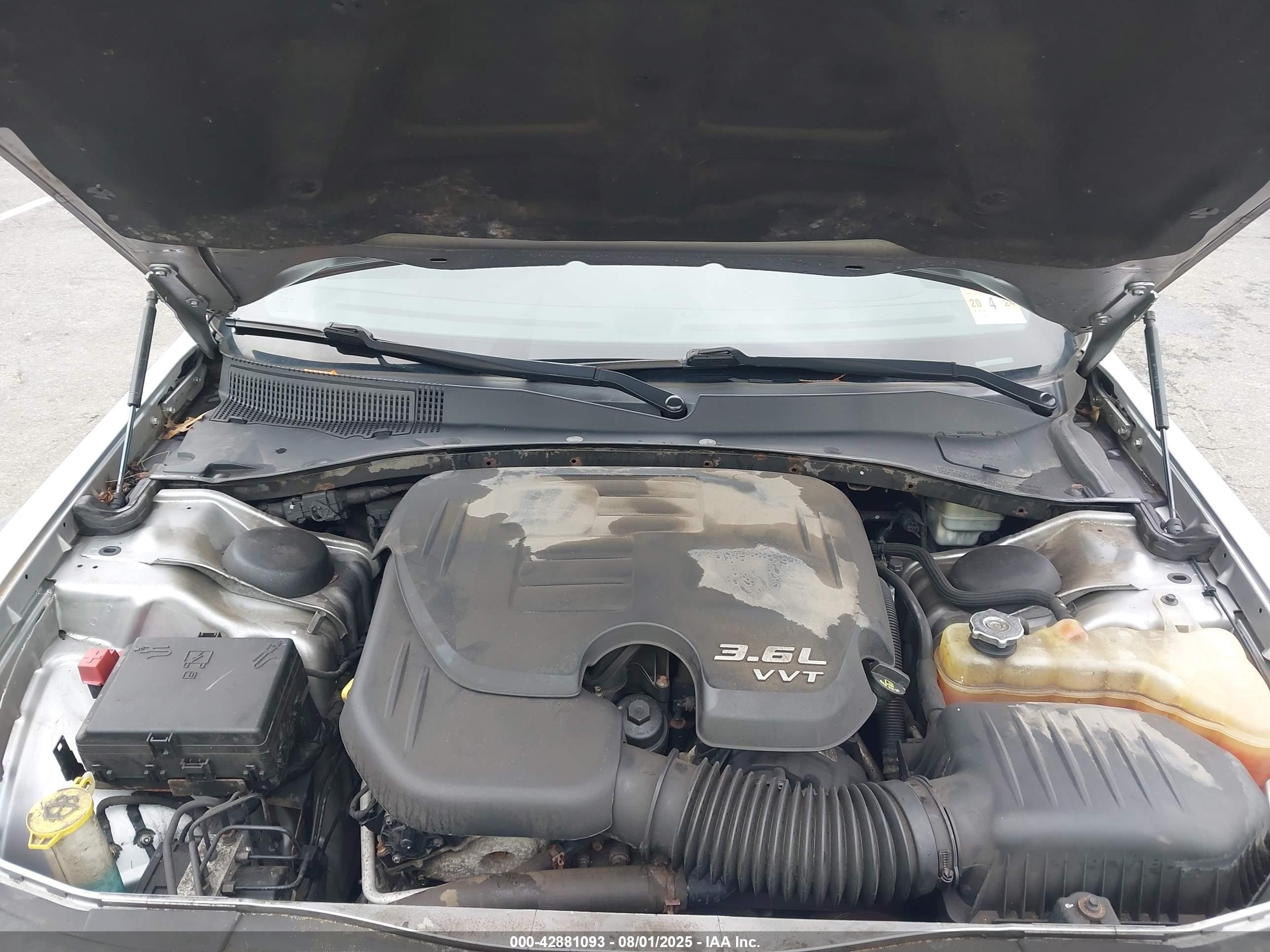 CHRYSLER 300 image 10