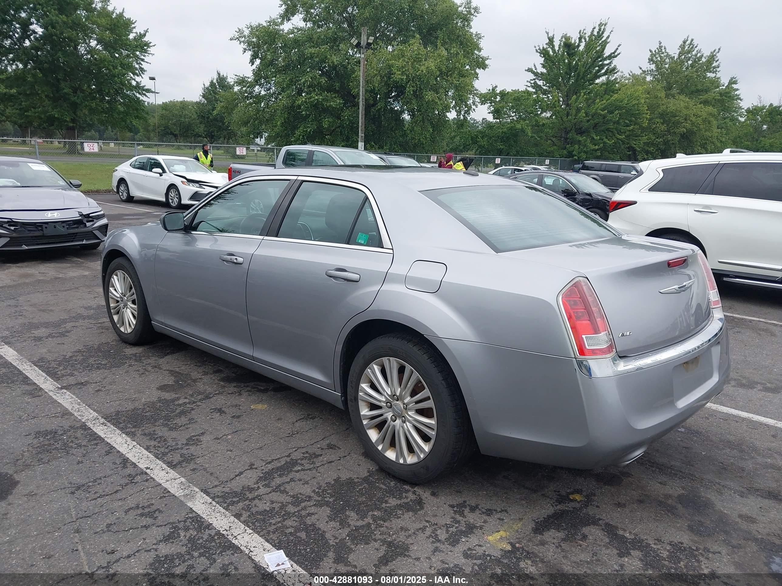 CHRYSLER 300 image 3