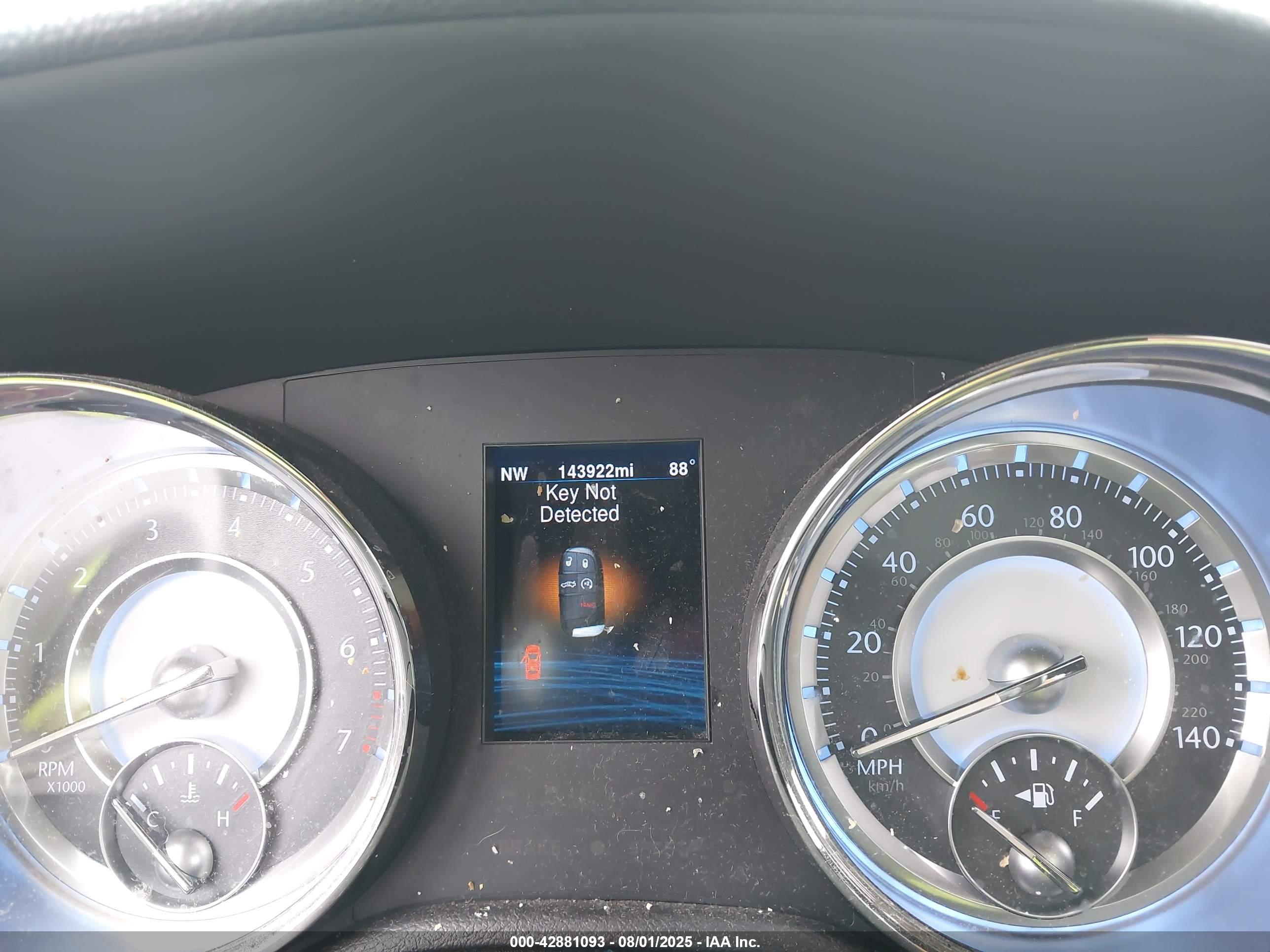 CHRYSLER 300 image 7