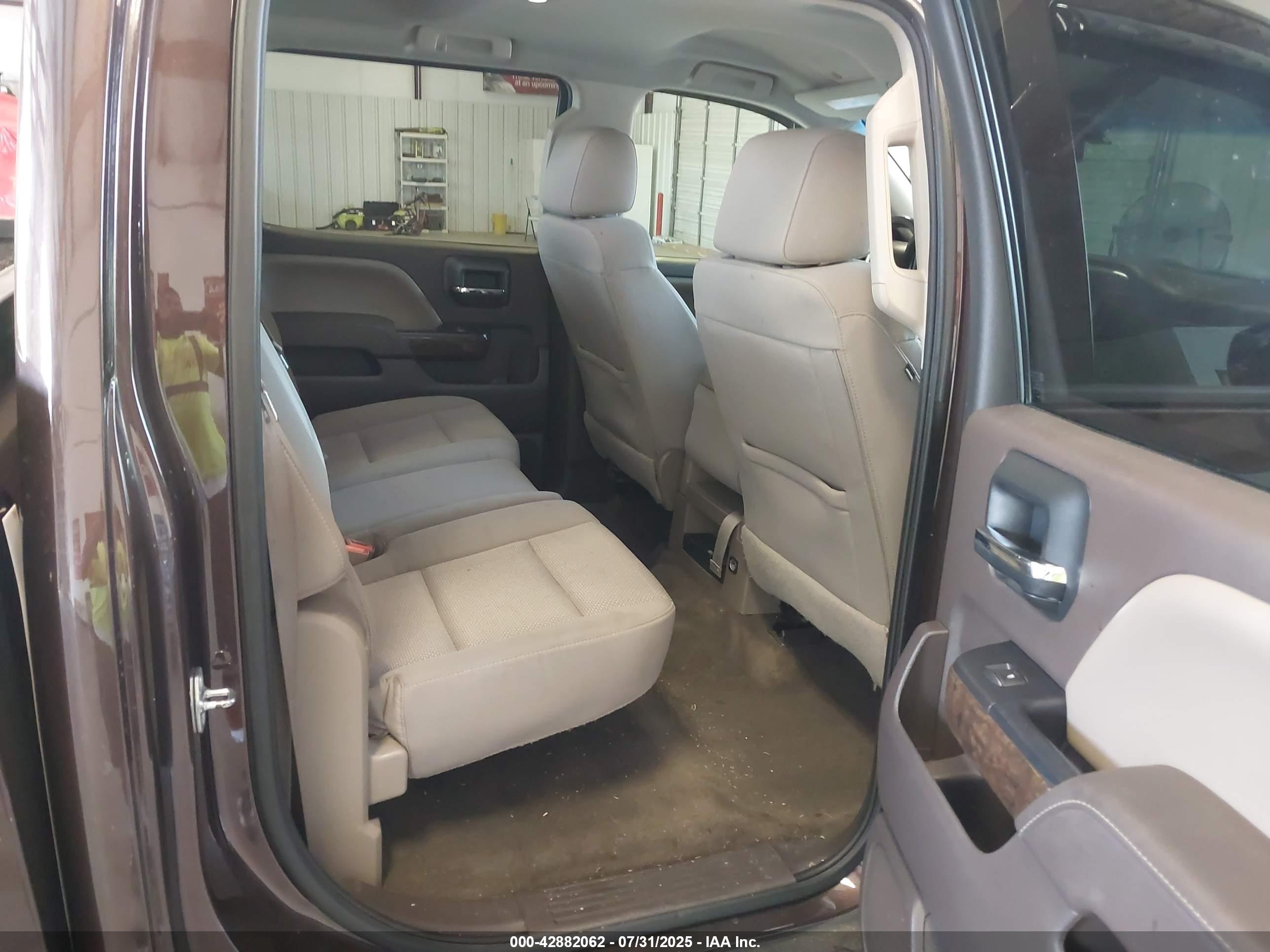 CHEVROLET SILVERADO image 8