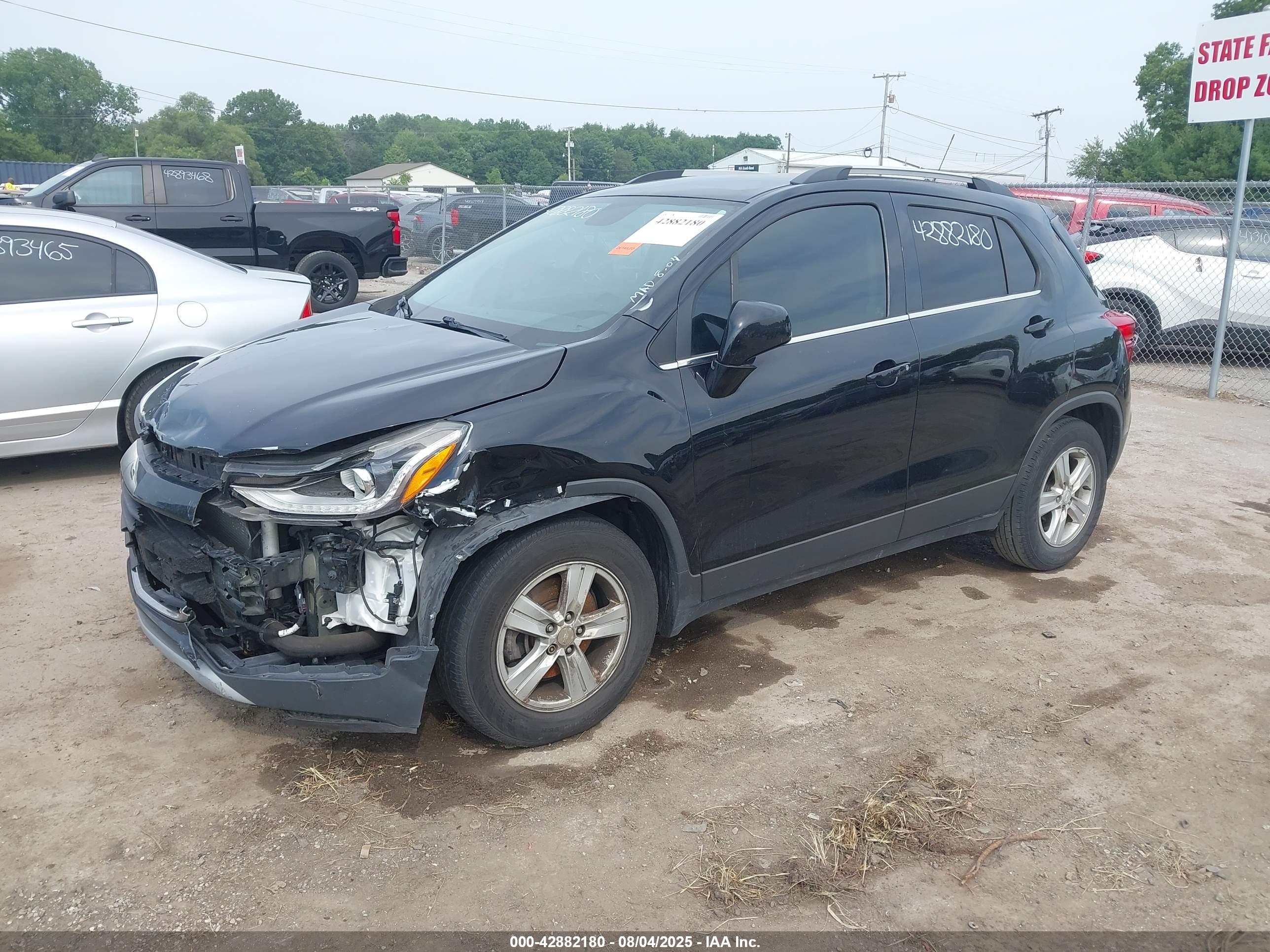 CHEVROLET TRAX image 2