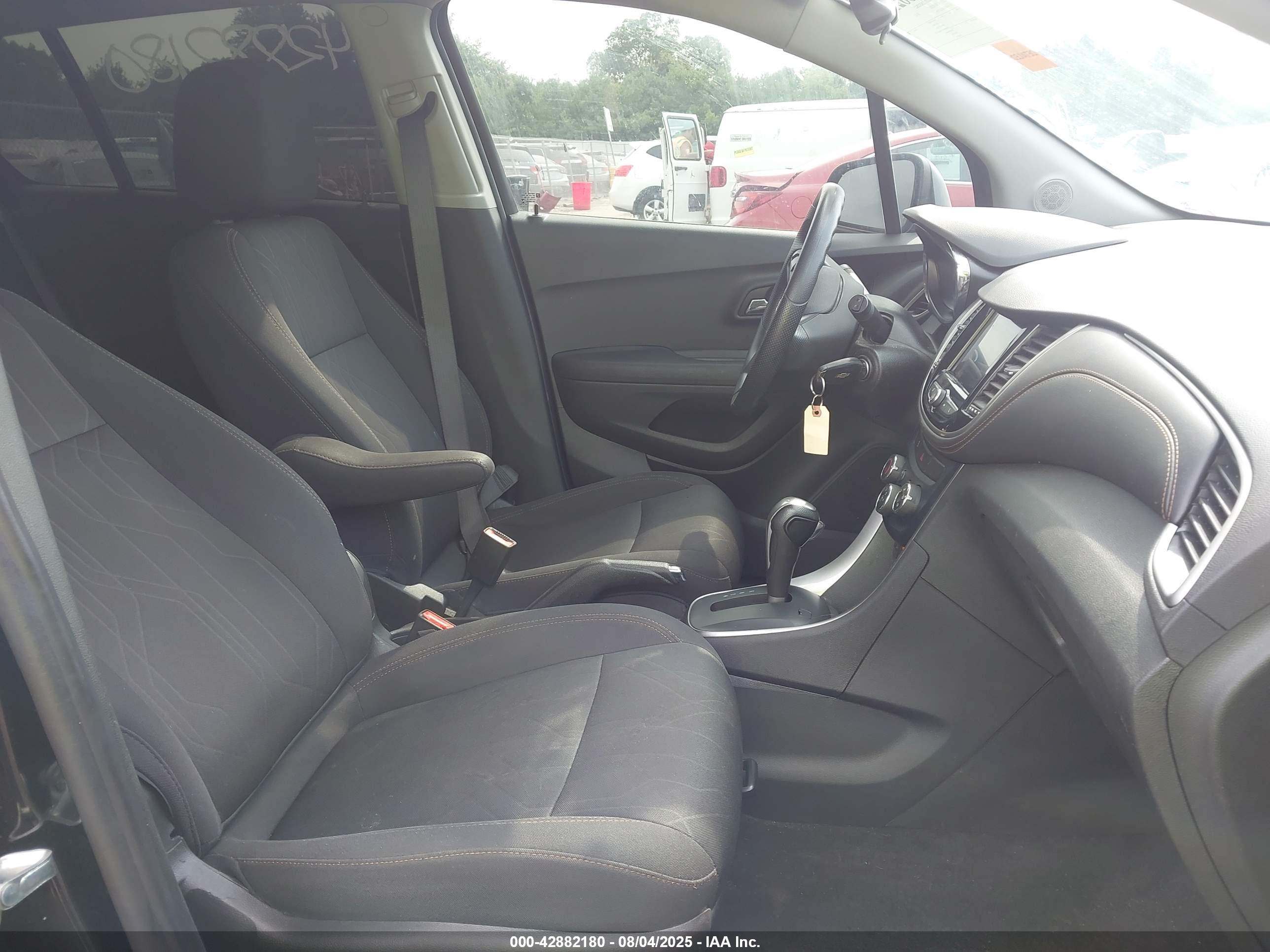 CHEVROLET TRAX image 5