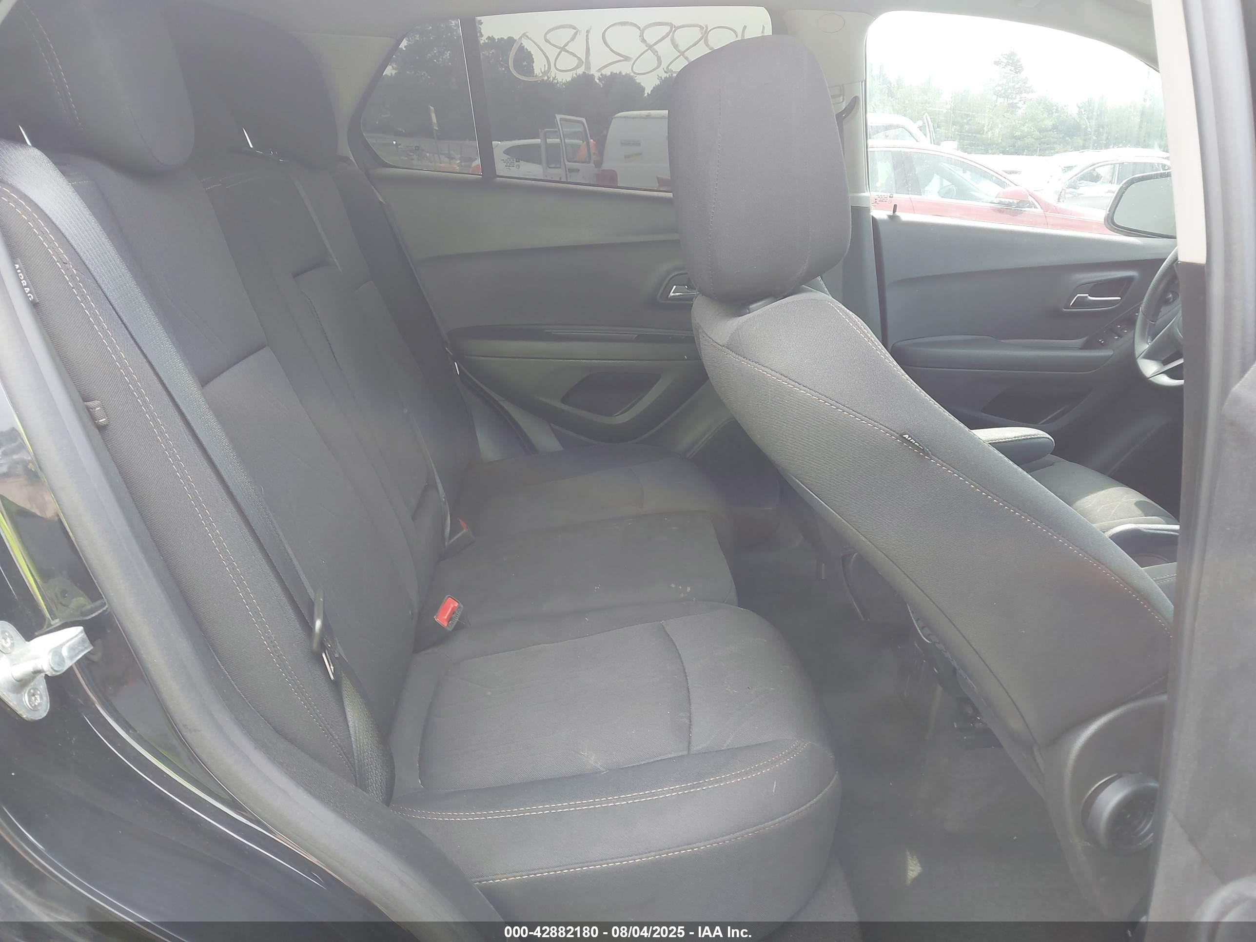 CHEVROLET TRAX image 8