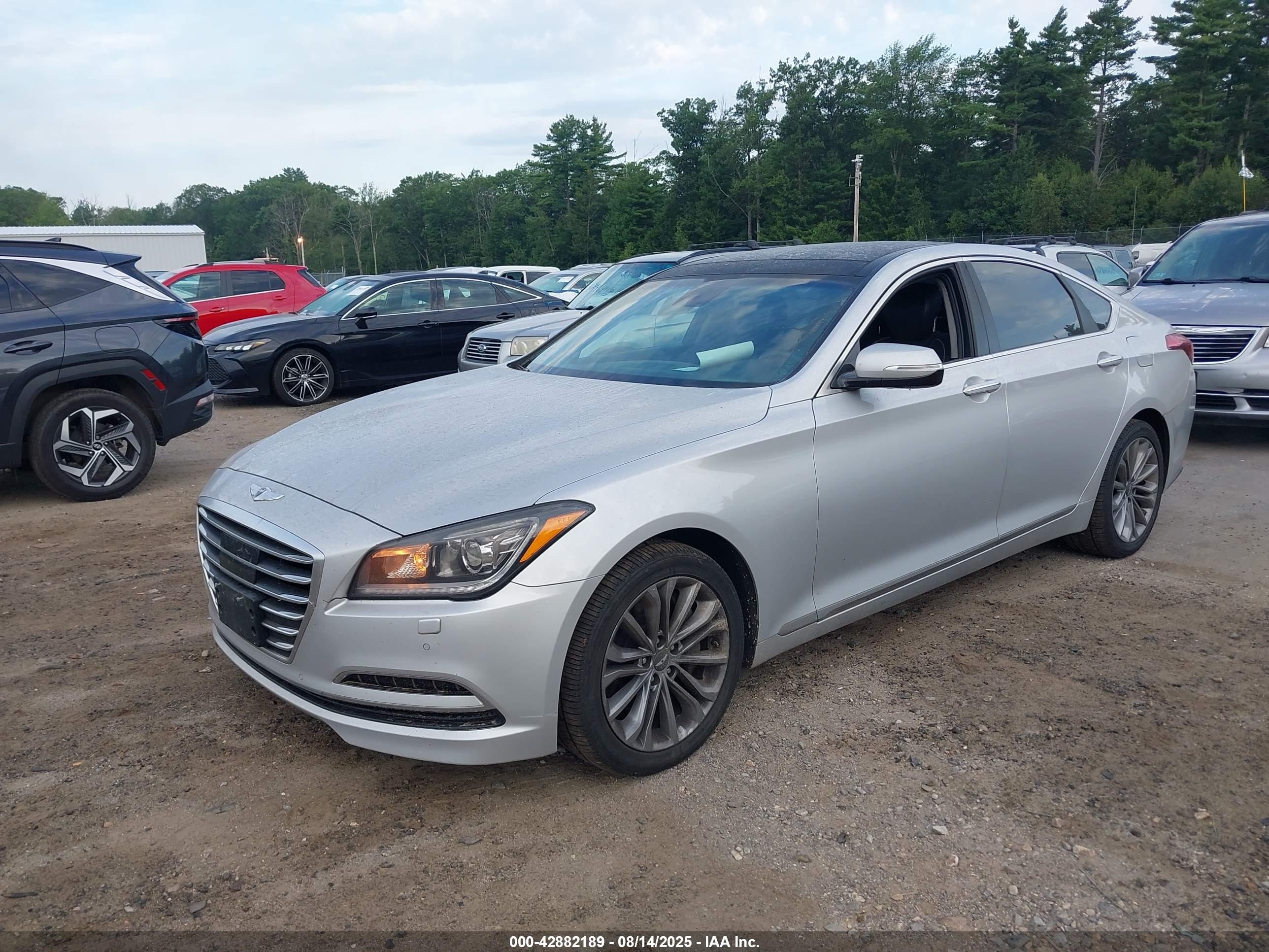 HYUNDAI GENESIS image 2