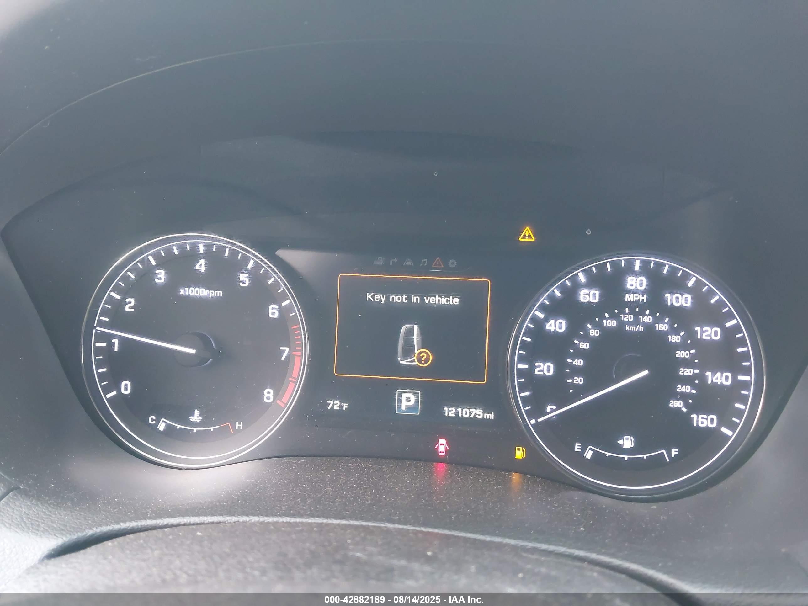 HYUNDAI GENESIS image 7