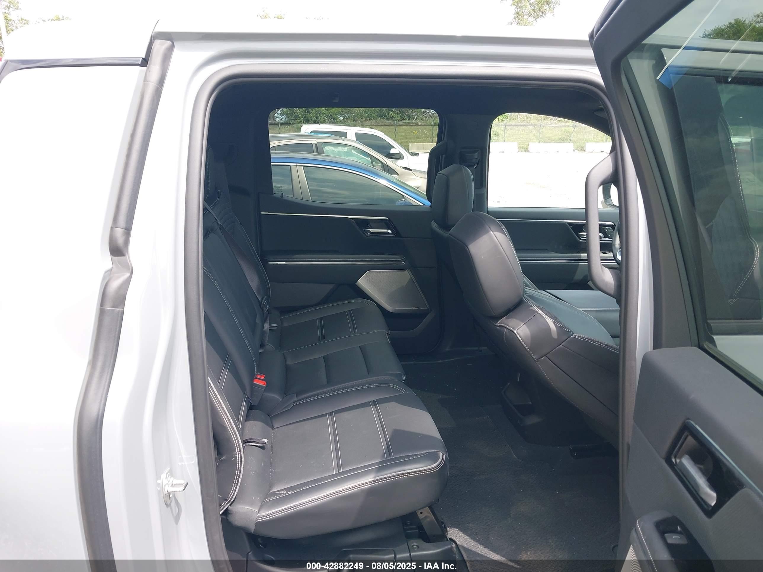 GMC SIERRA image 8