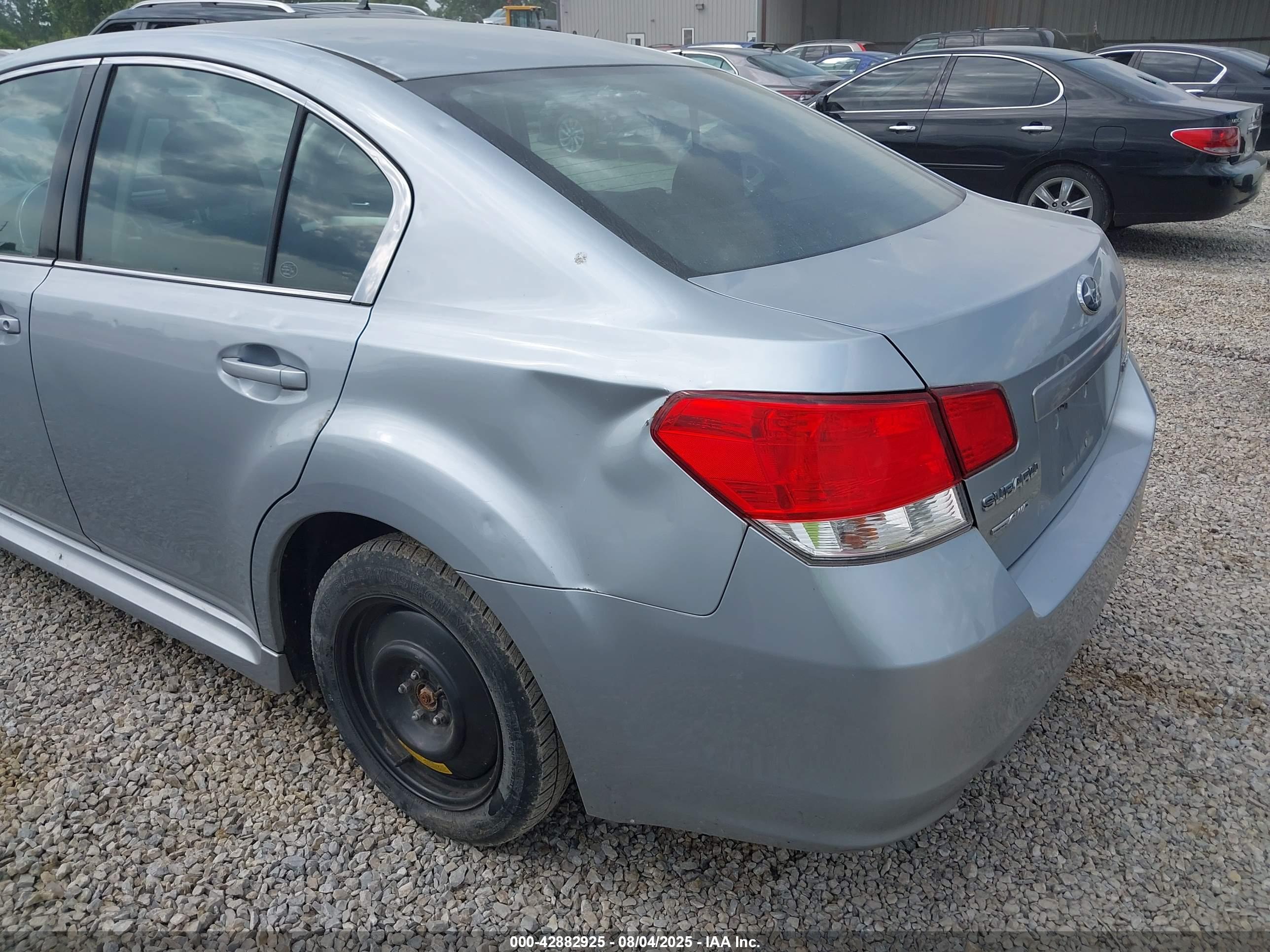SUBARU LEGACY image 6