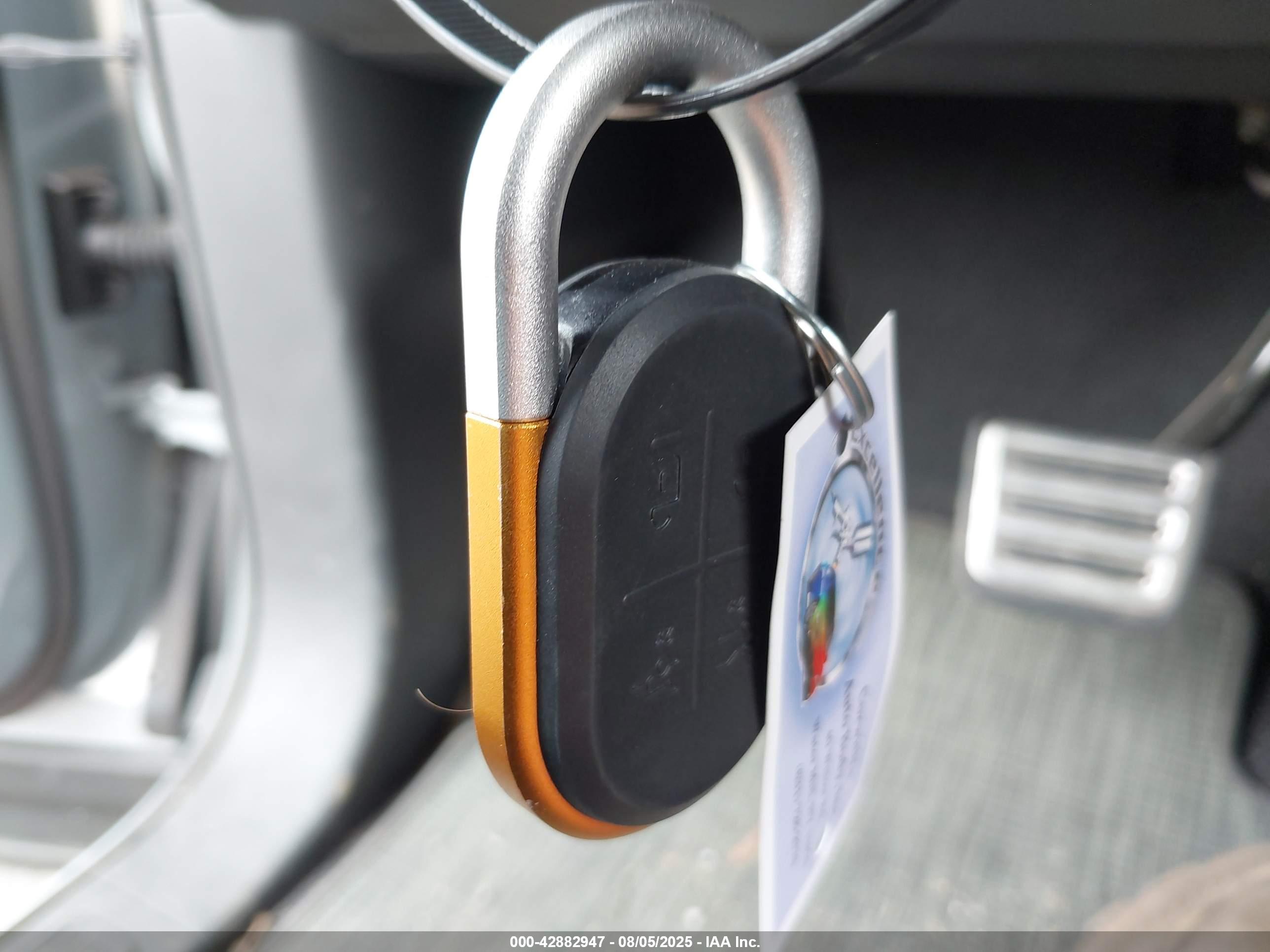 RIVIAN R1T image 11