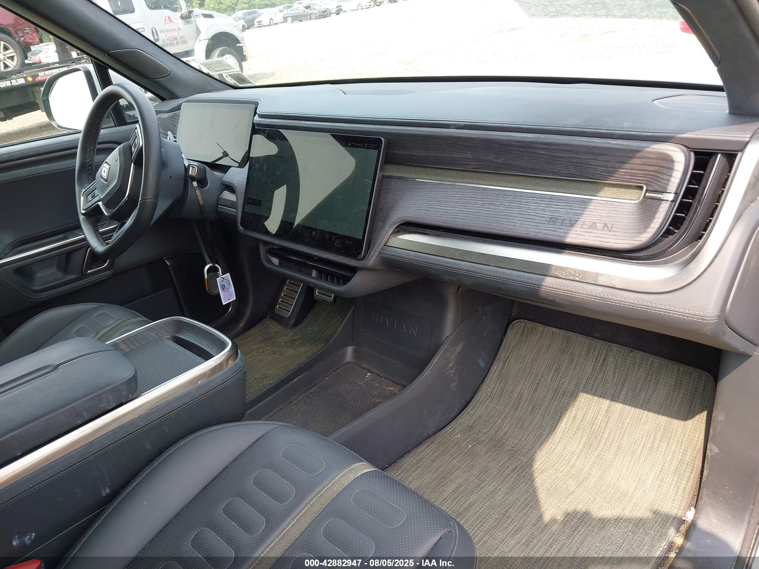 RIVIAN R1T image 5
