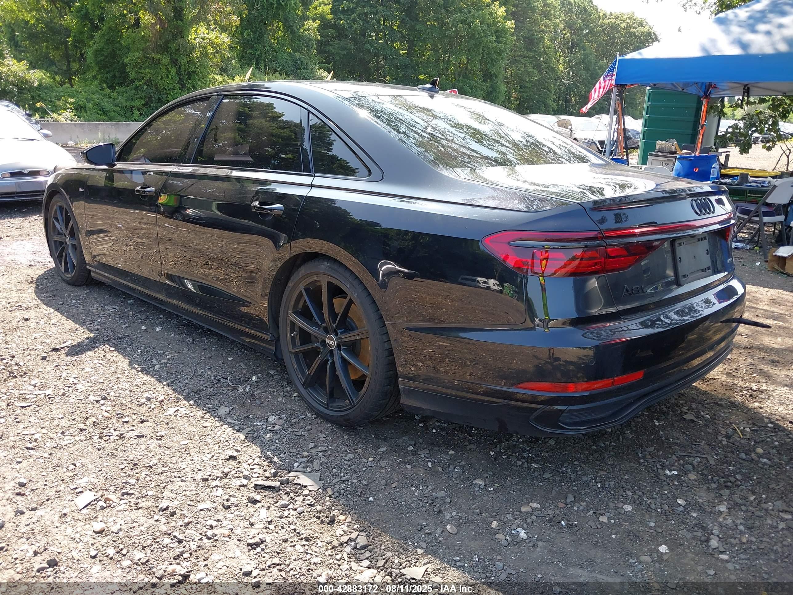 AUDI A8 image 3