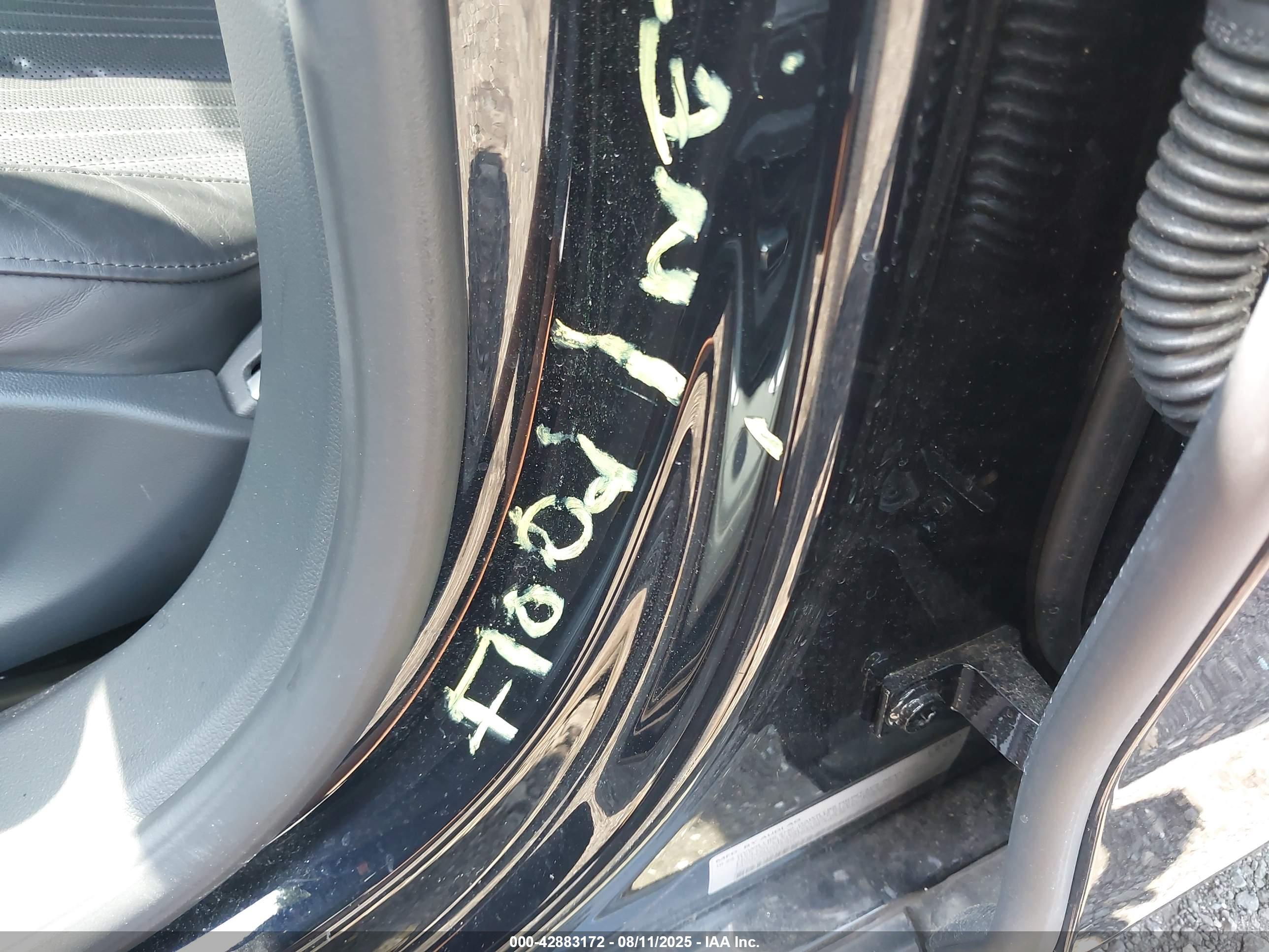 AUDI A8 image 6