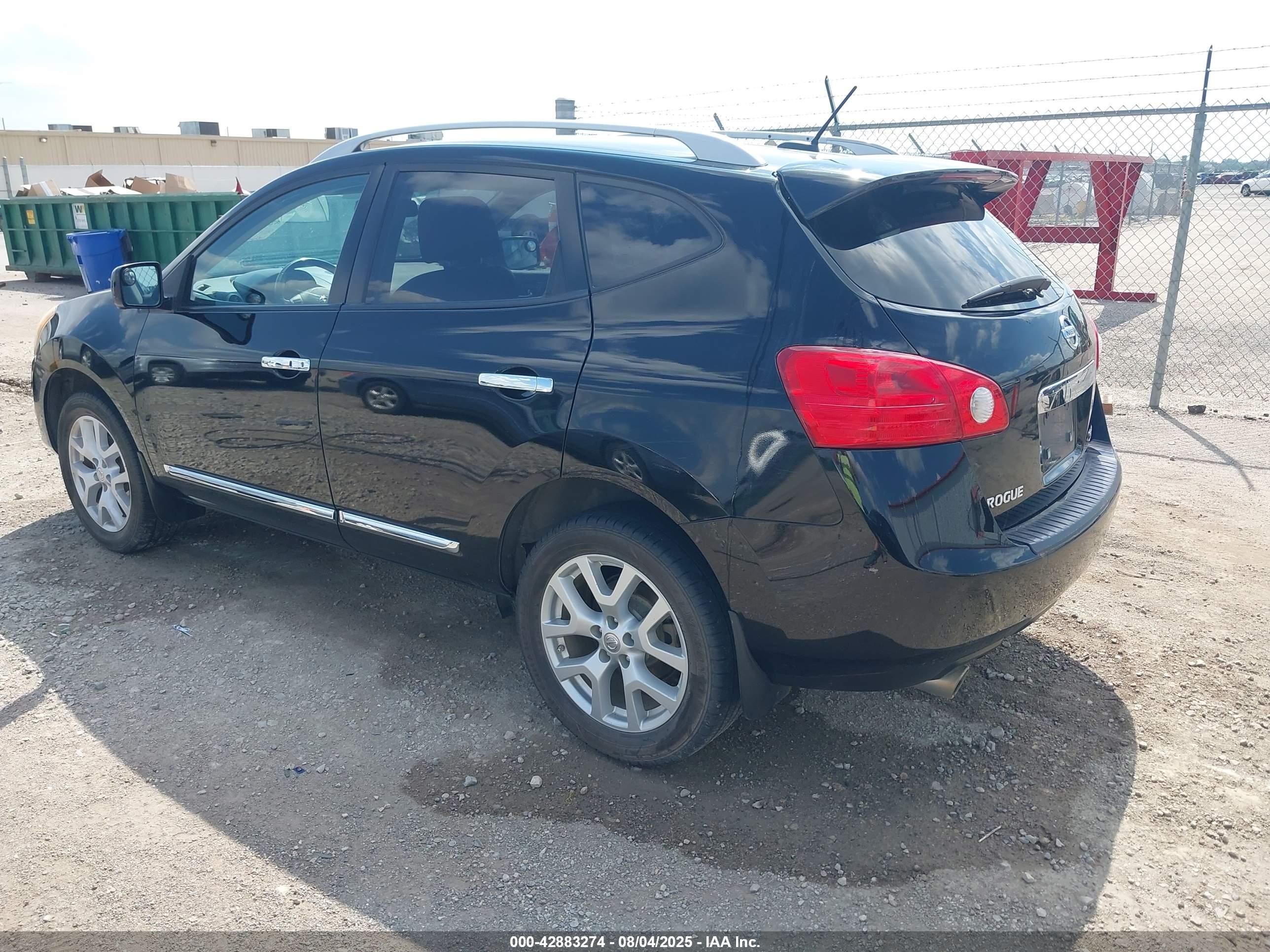 NISSAN ROGUE image 3
