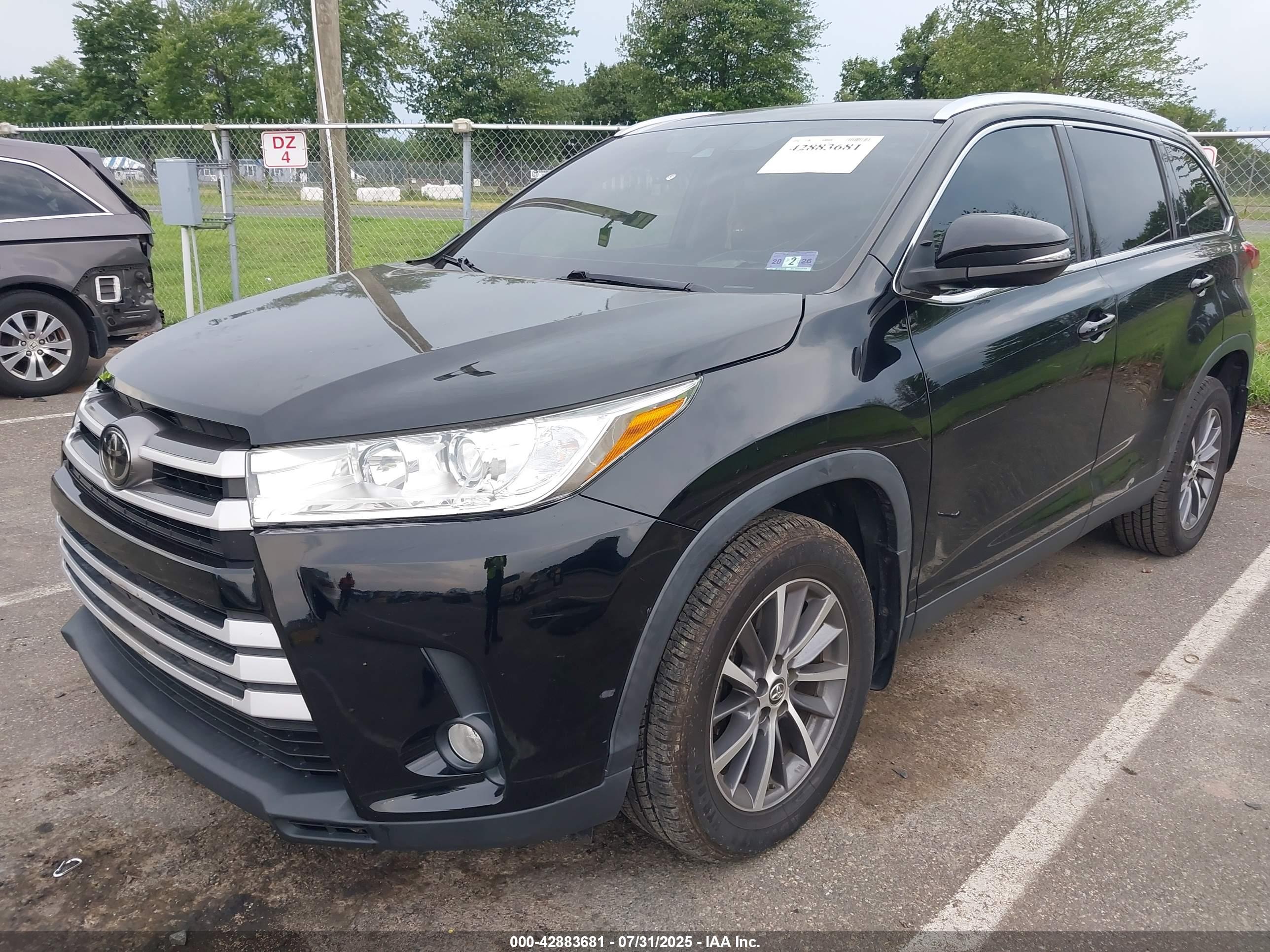 TOYOTA HIGHLANDER image 2