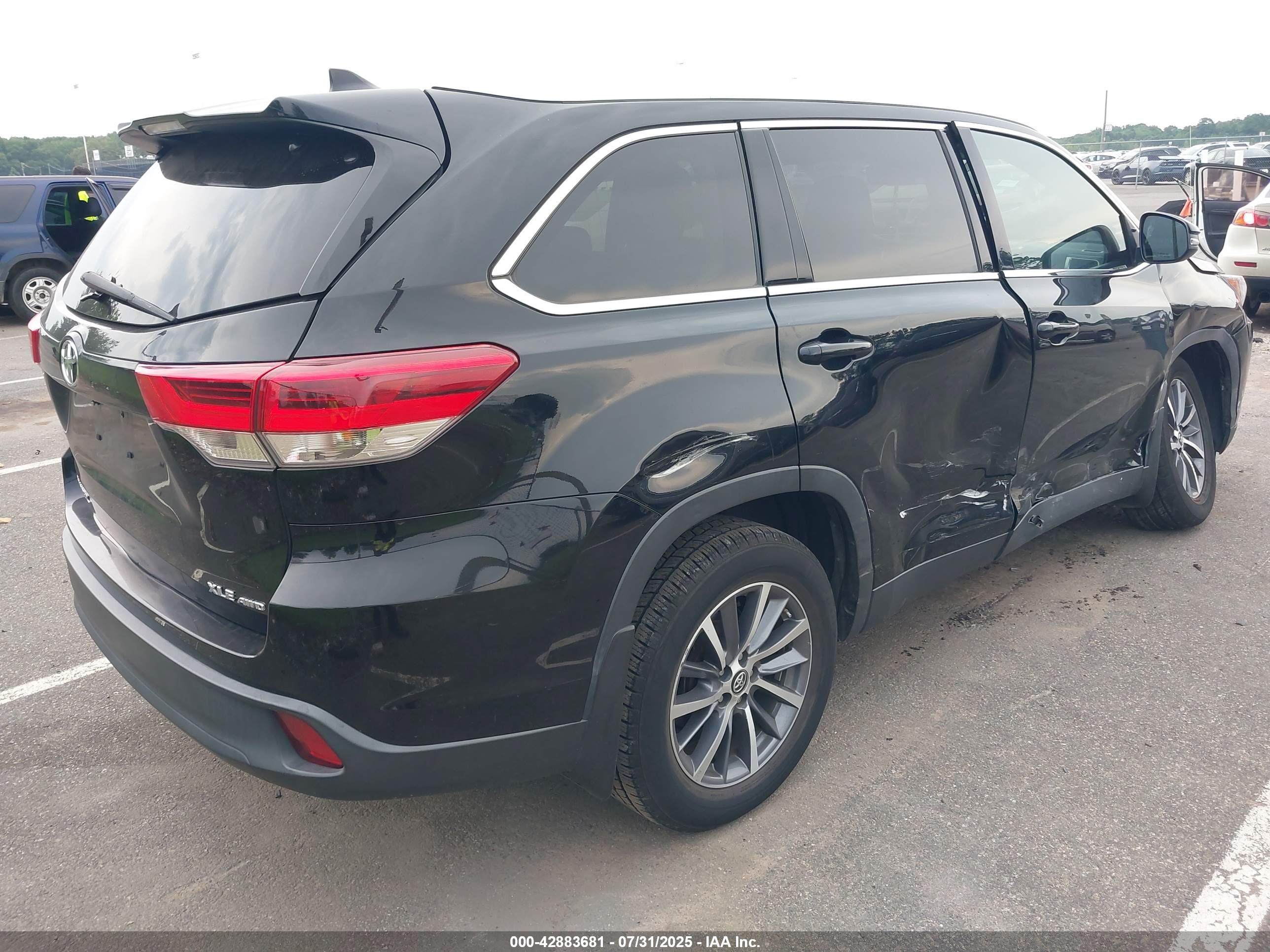 TOYOTA HIGHLANDER image 4