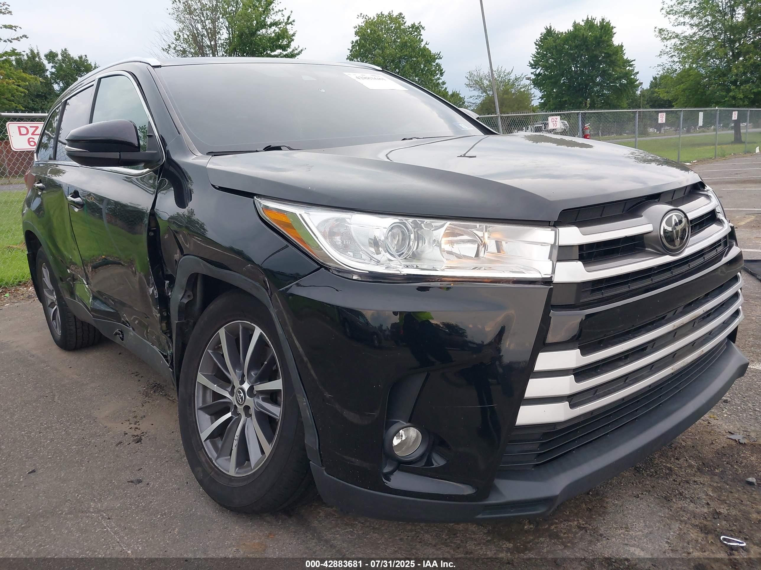 TOYOTA HIGHLANDER image 6