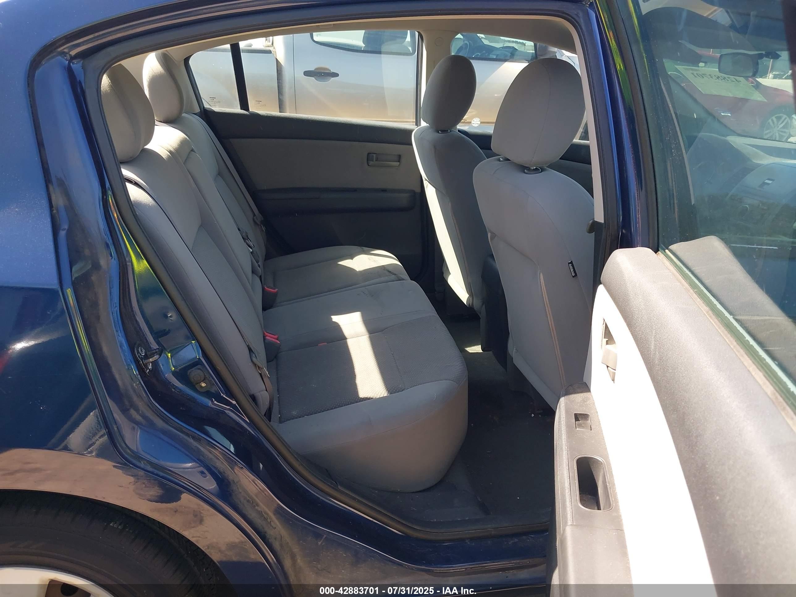 NISSAN SENTRA image 8