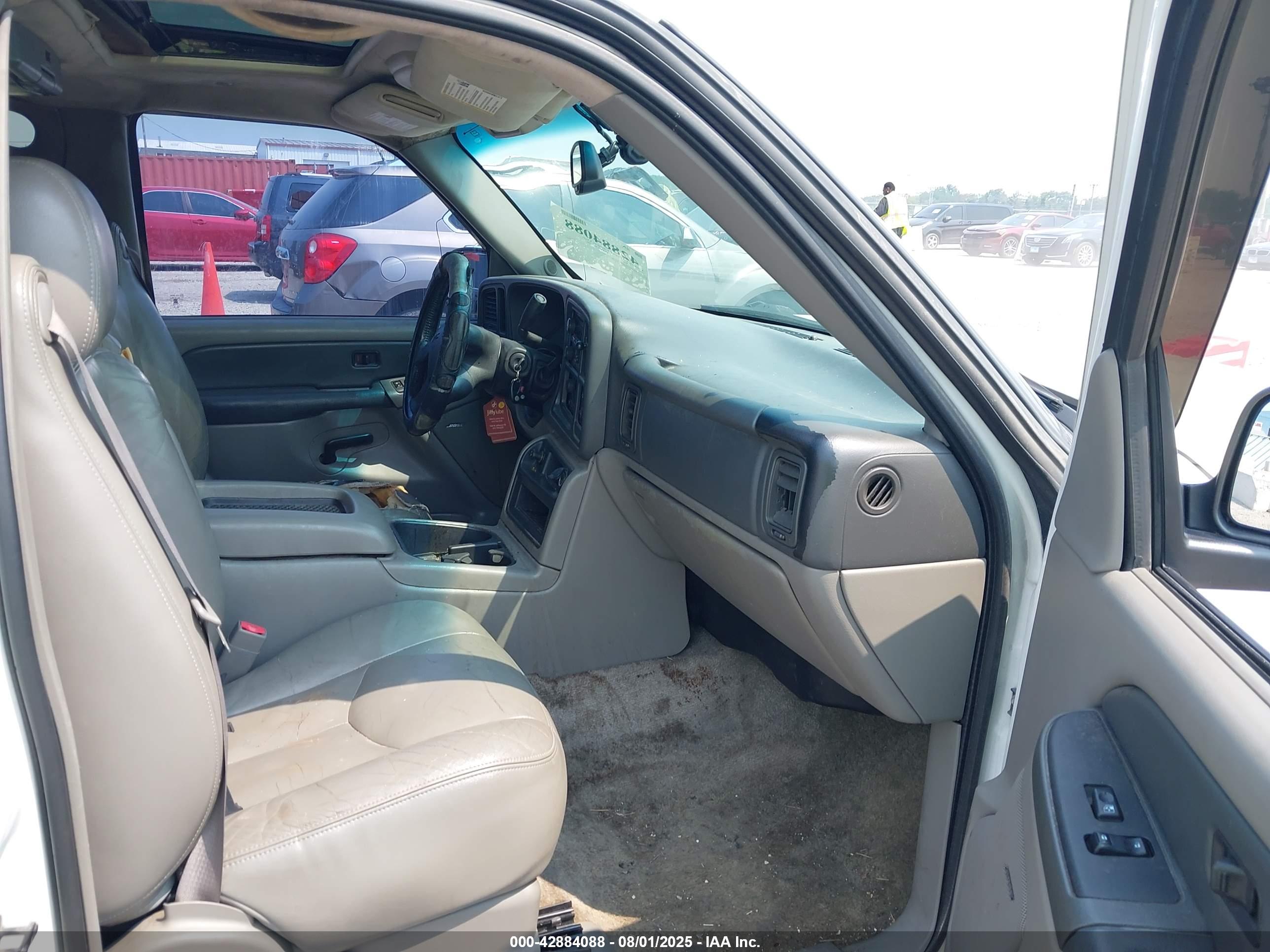 GMC YUKON image 5